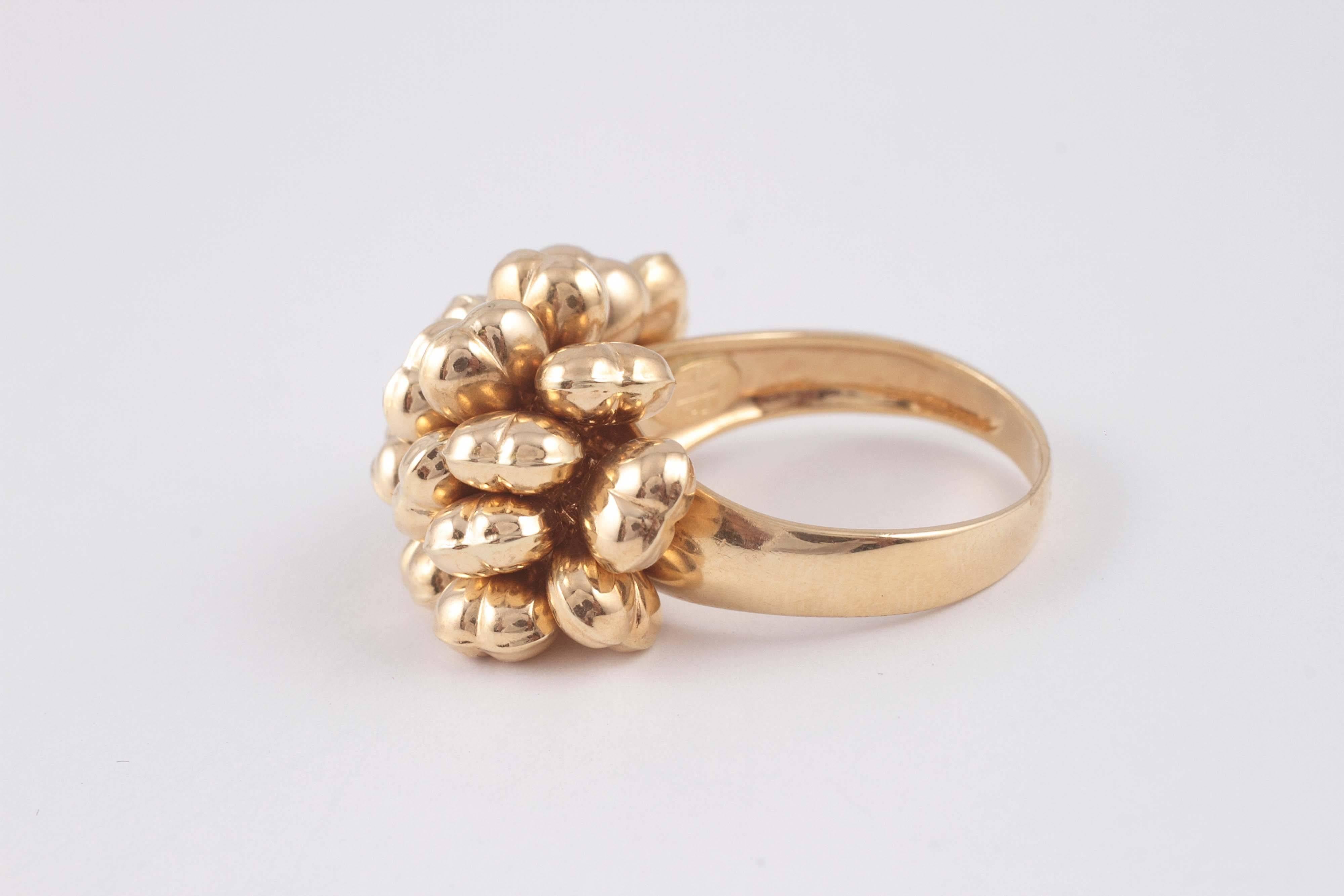 Contemporary Italian 18 karat gold heart ring