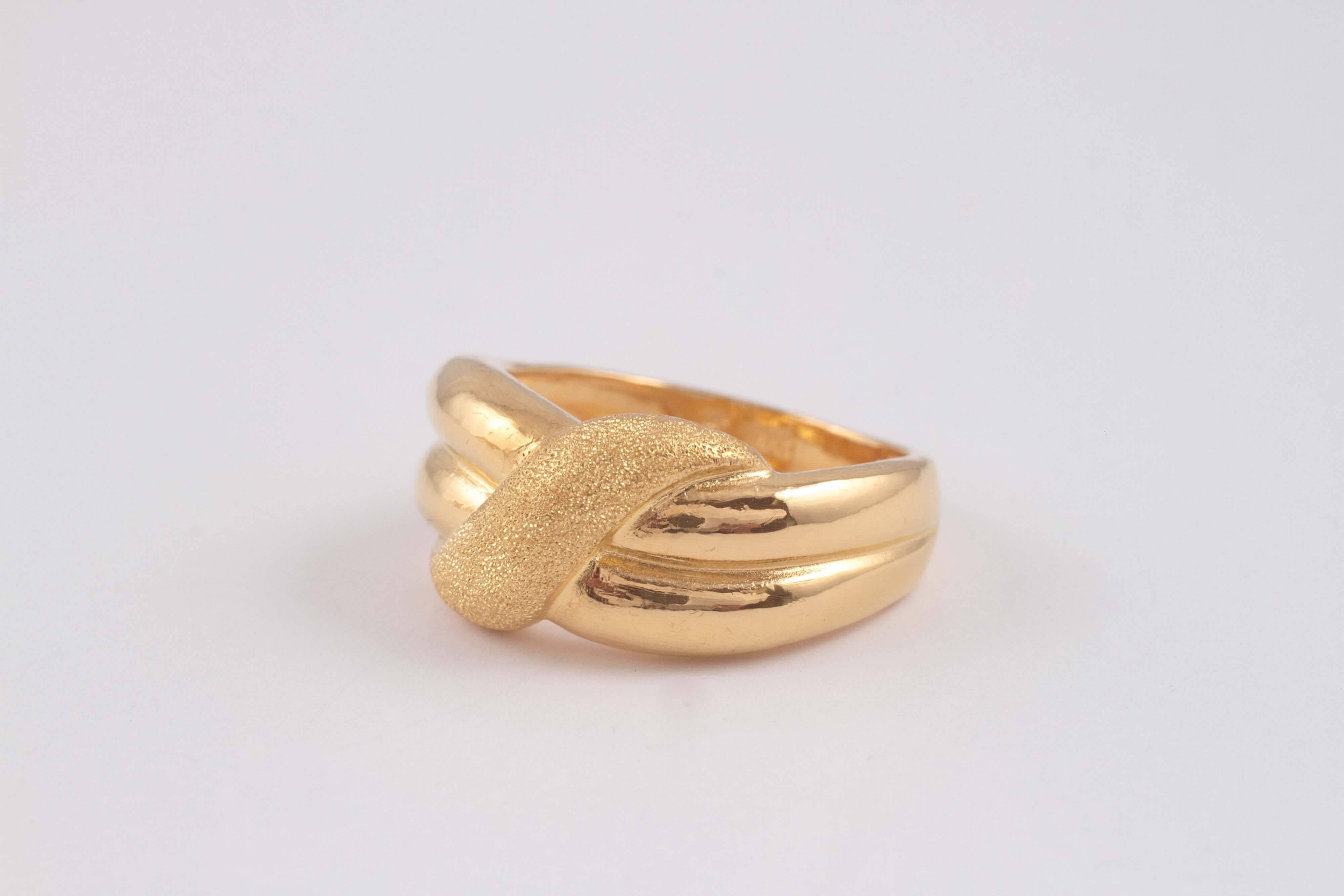 22 karat yellow gold ring In Excellent Condition In Dallas, TX