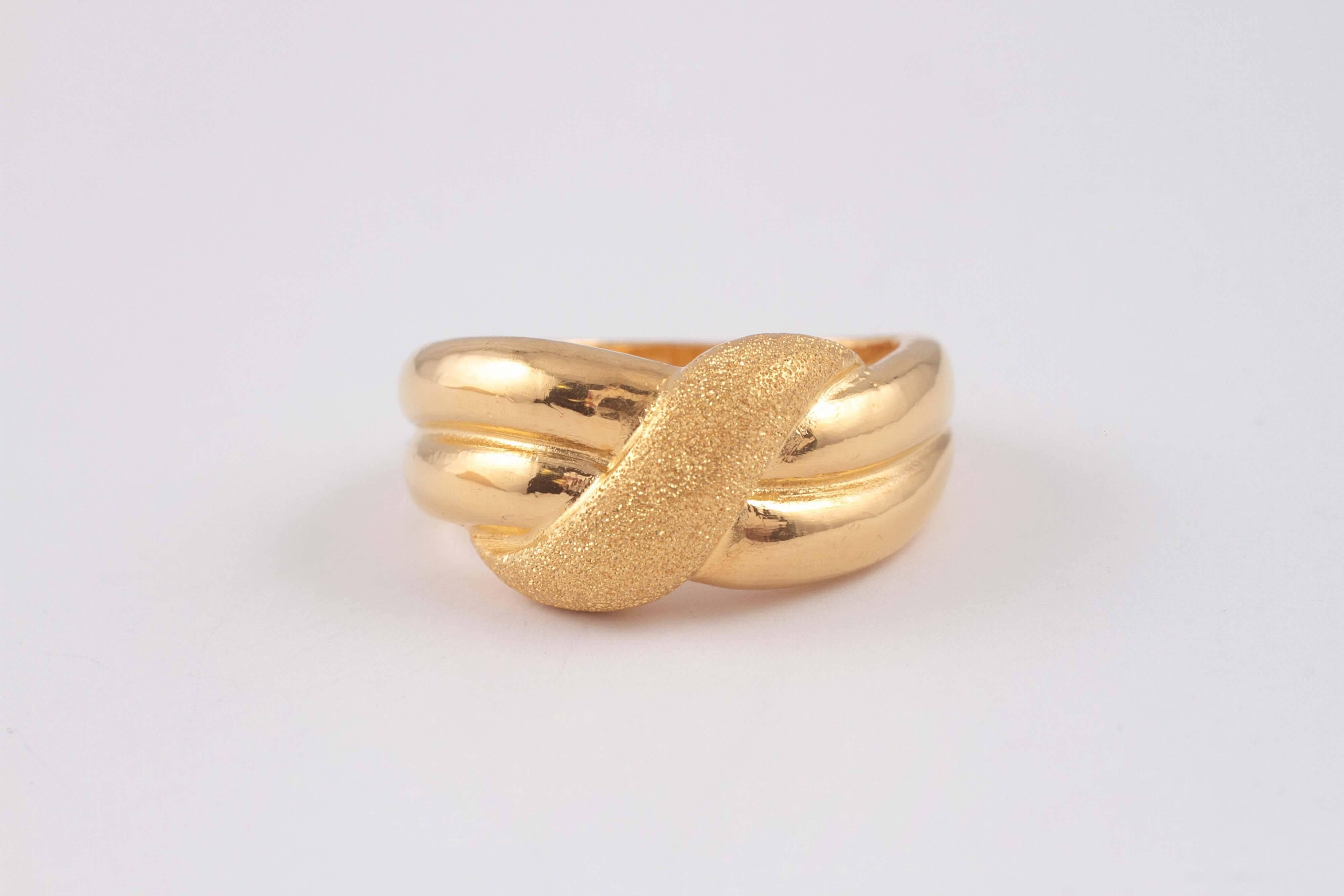 Women's 22 karat yellow gold ring