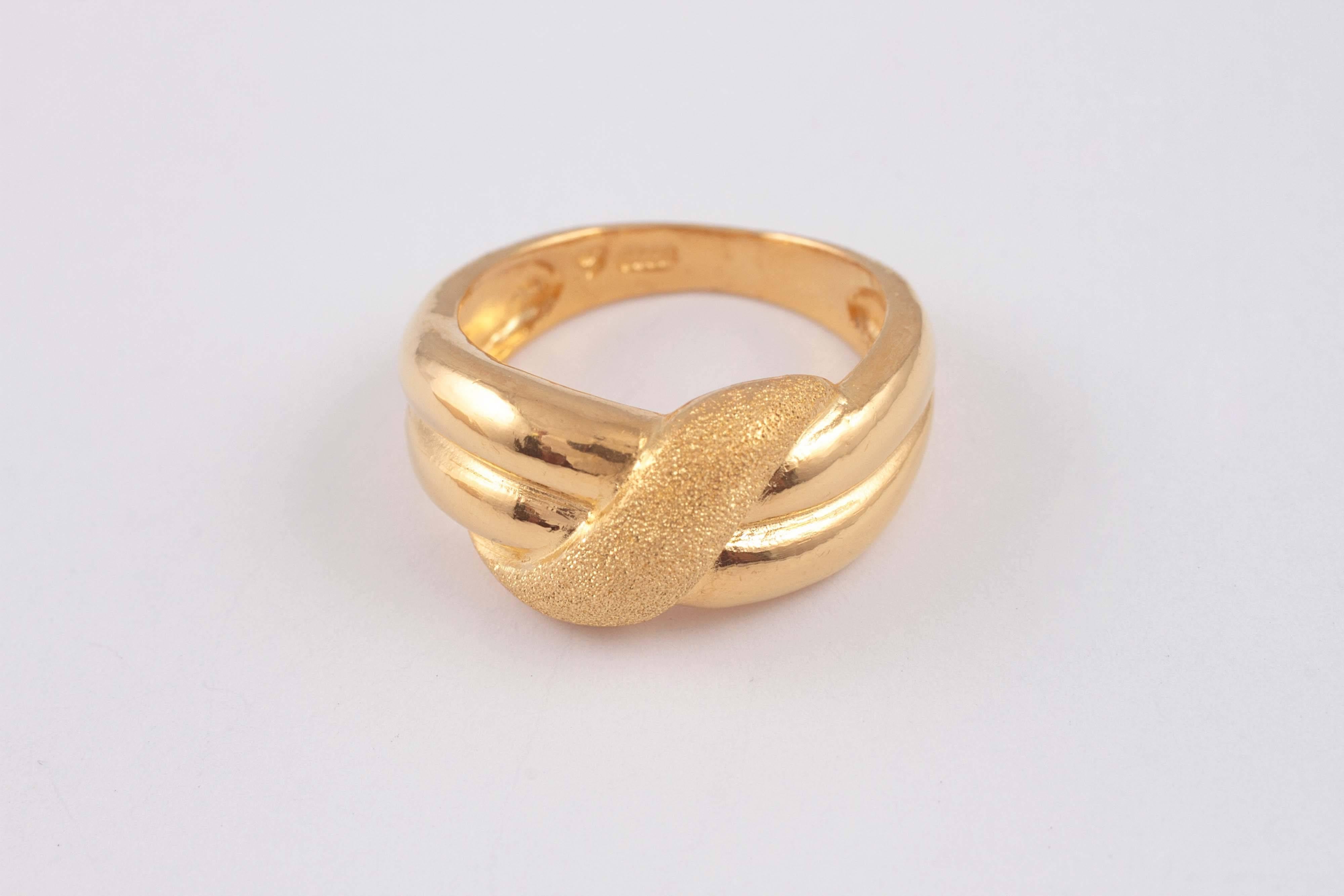 22 karat yellow gold ring 1