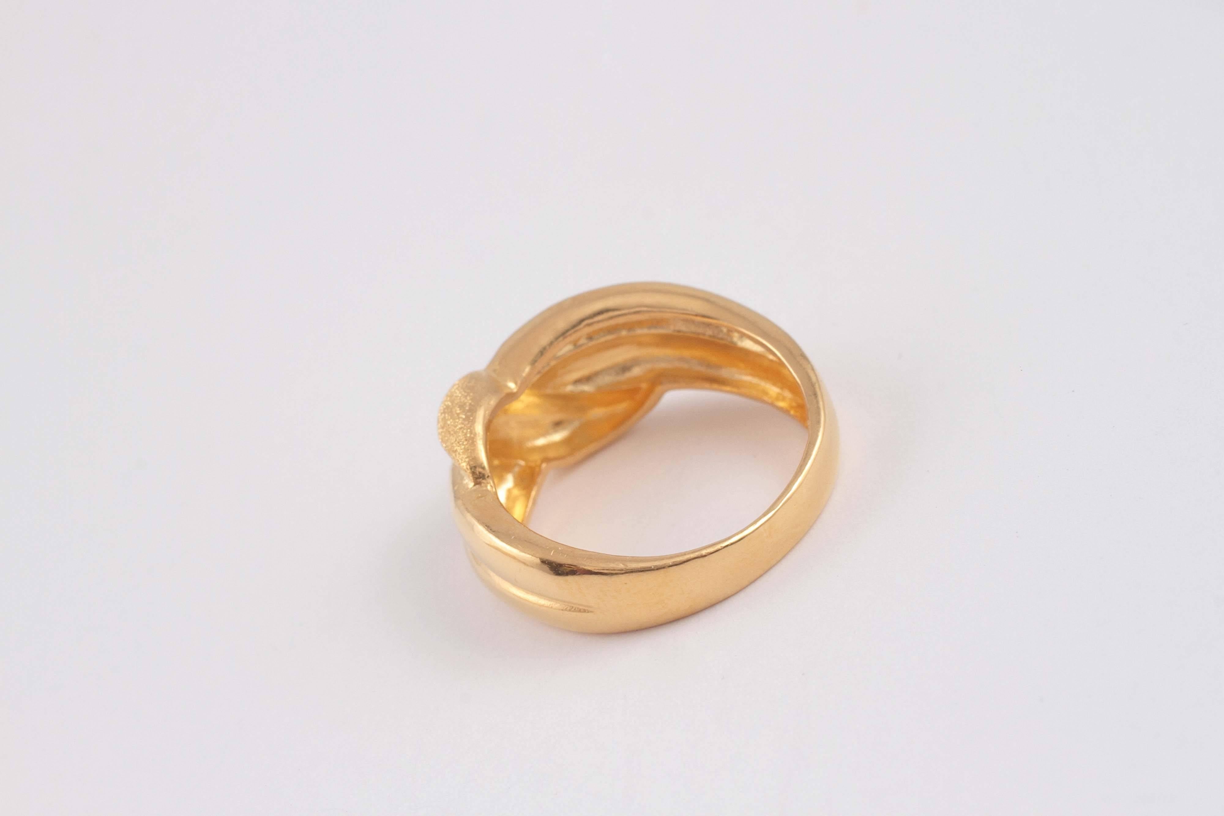 22 karat yellow gold ring 2