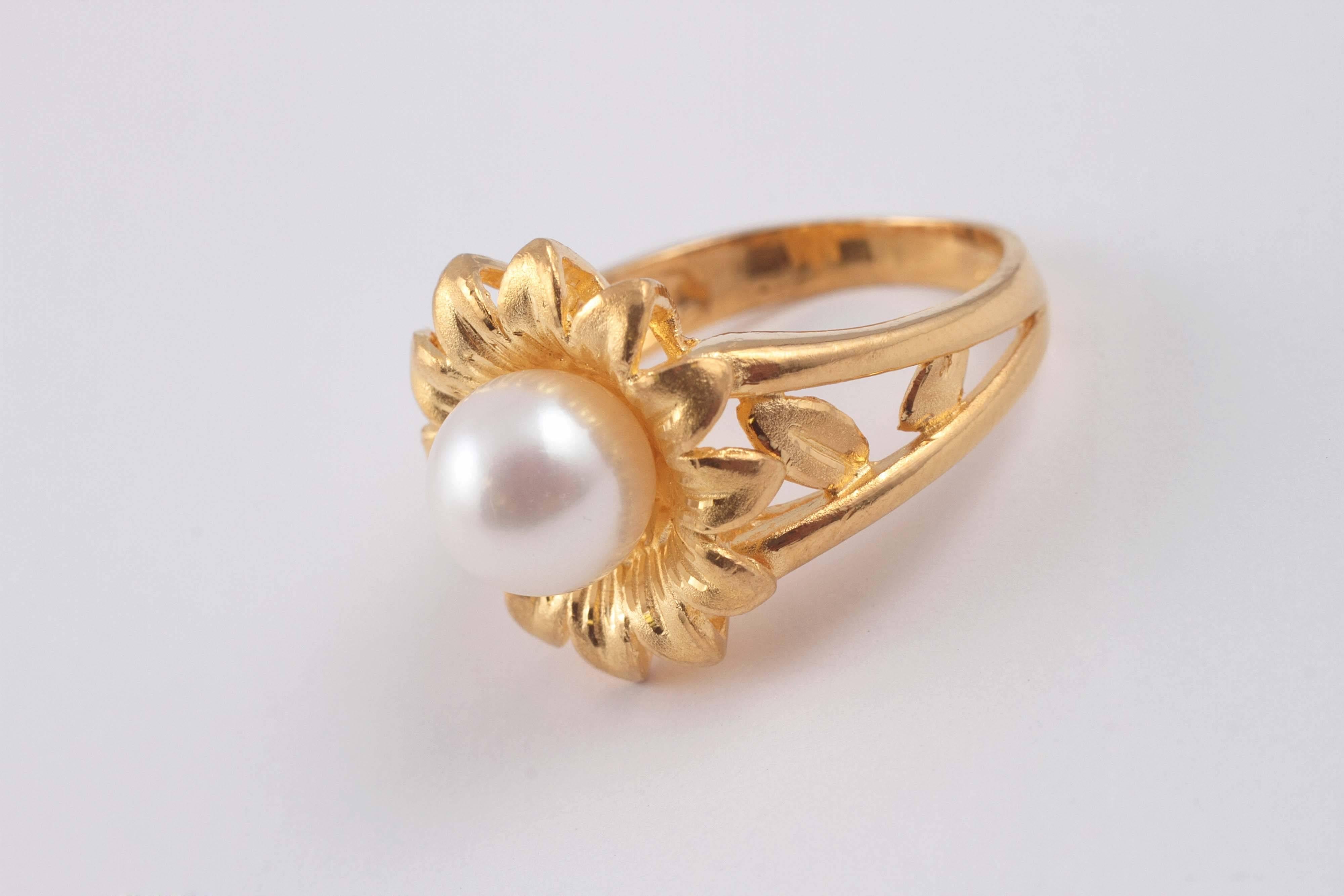 22 karat yellow gold pearl ring 3