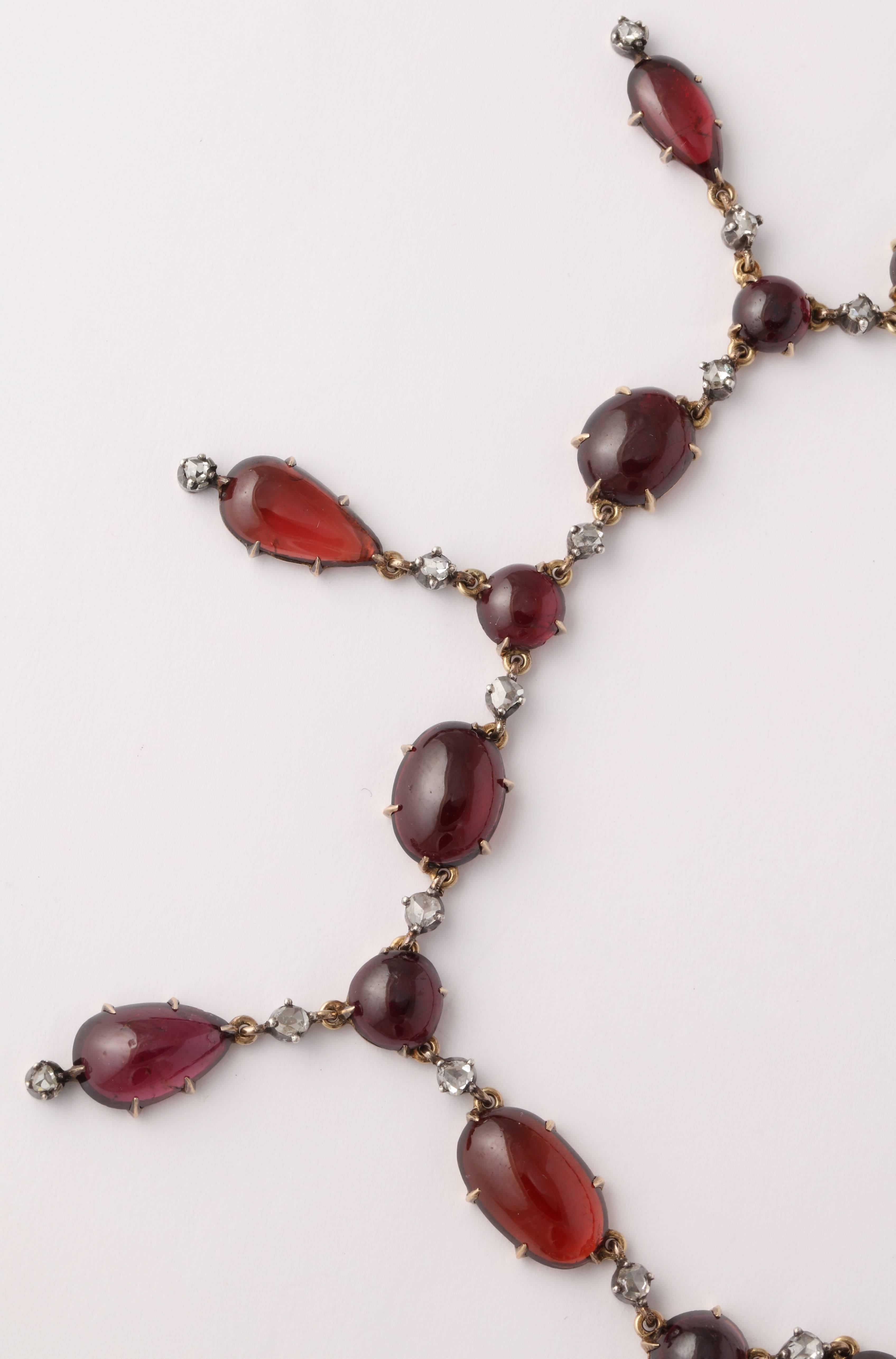 Stunning Victorian Garnet Diamond Gold Necklace In Excellent Condition For Sale In New York, NY