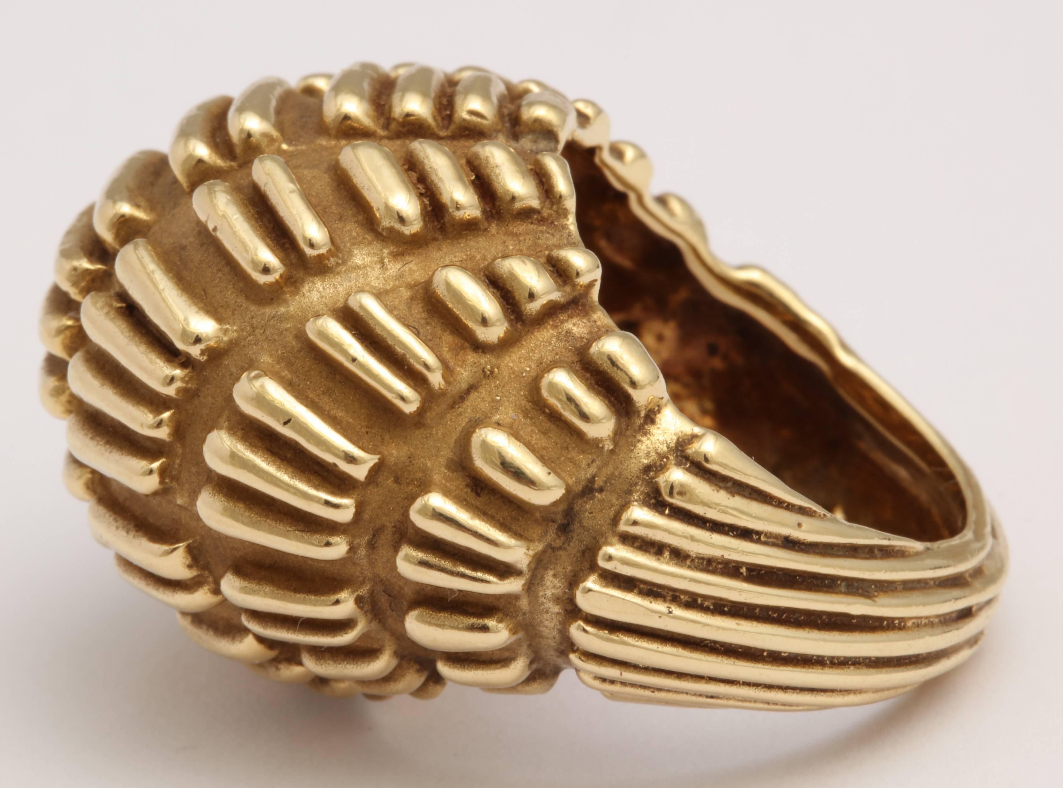 Women's Modernist Bombe Yellow Gold Ring