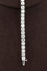 Bracelet tennis en diamants d'un demi-carat chacun
