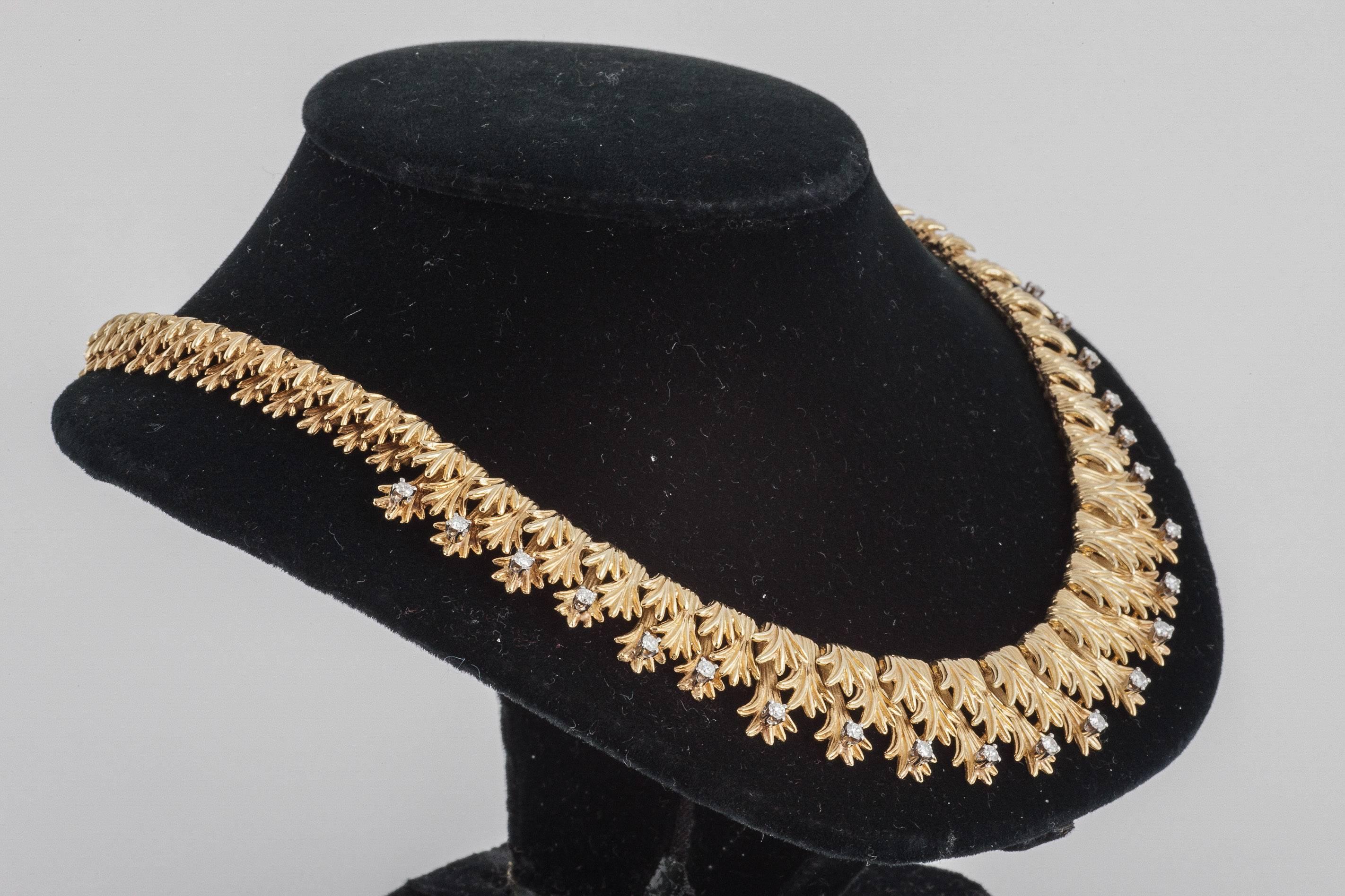 Modern Textured and Diamond set fringed necklace For Sale