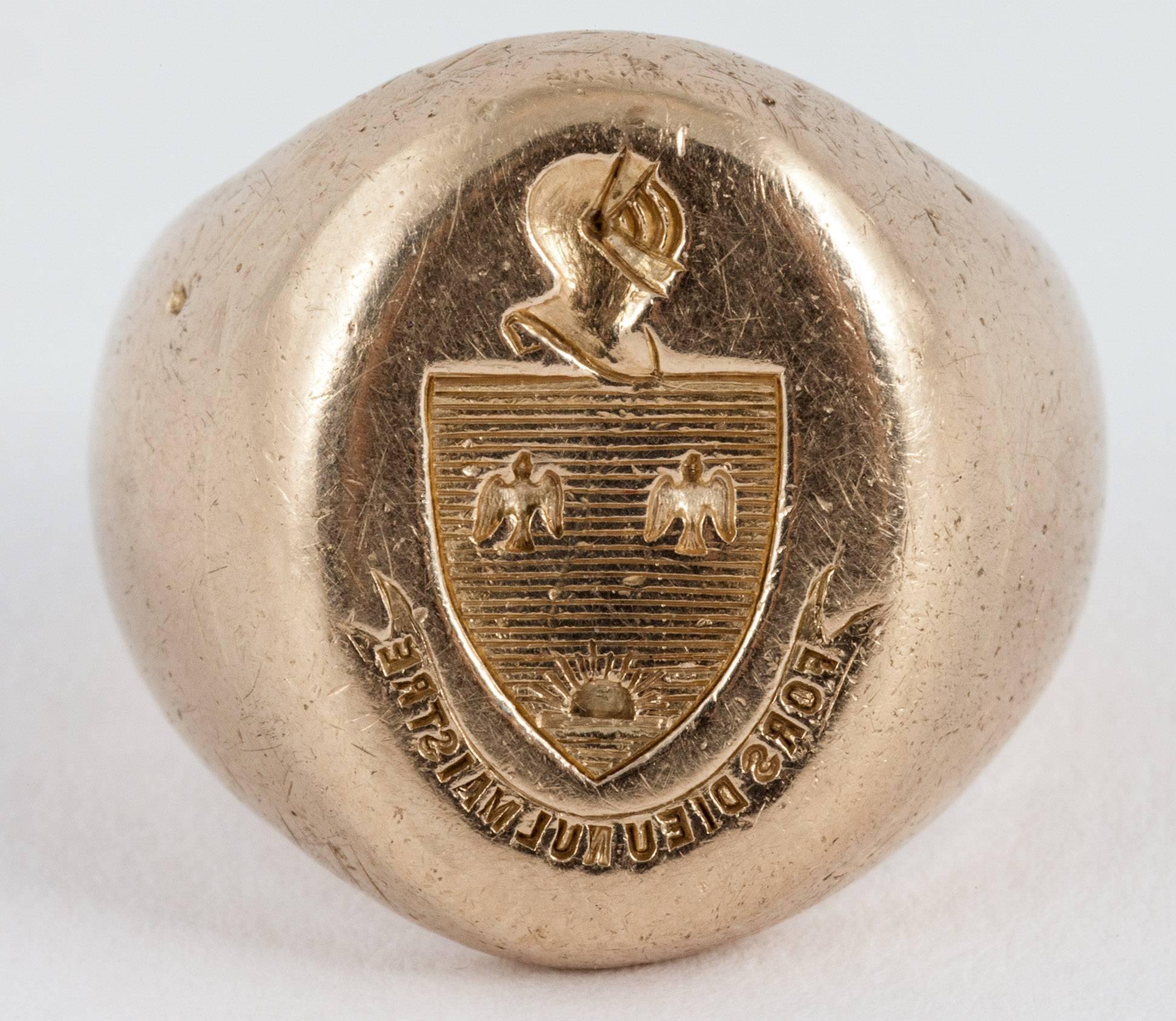 18ct Gold signet ring seal engraved coat of arms. French import mark.

Finger size P 1/2