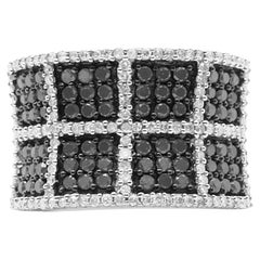 14K Weißgold 1 1/2 Cttw Weißer und behandelter schwarzer Diamant-Cocktailring