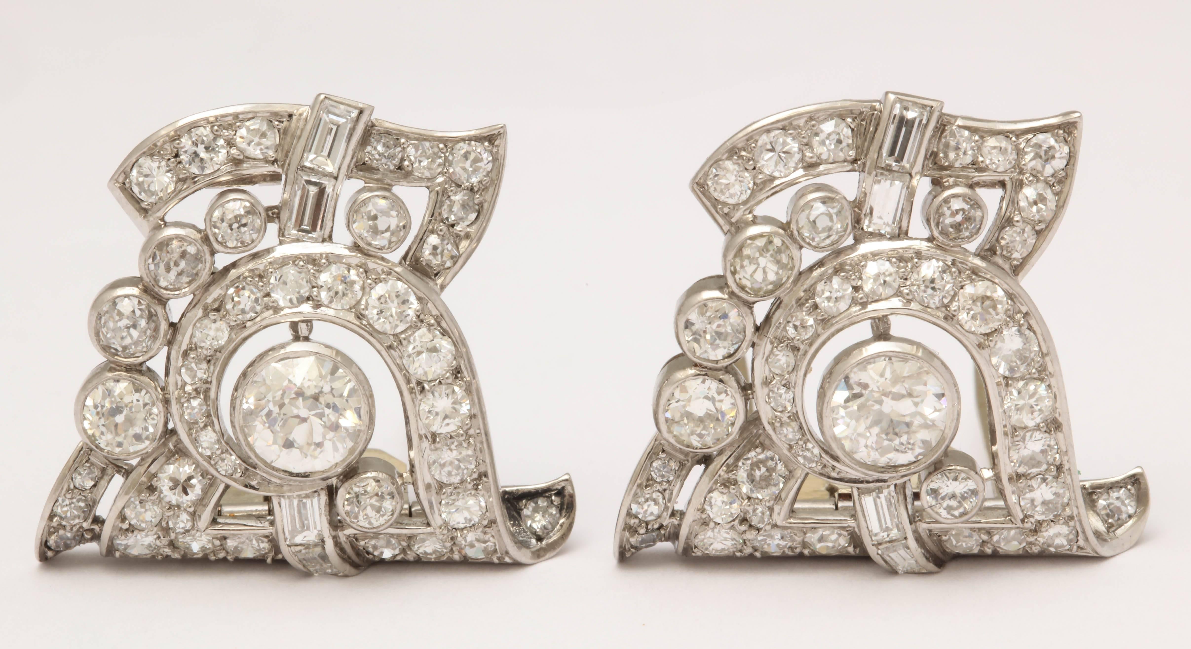 1930s Mixed Cut Round and Baguette Cut Diamond Platinum Clip Brooches 2