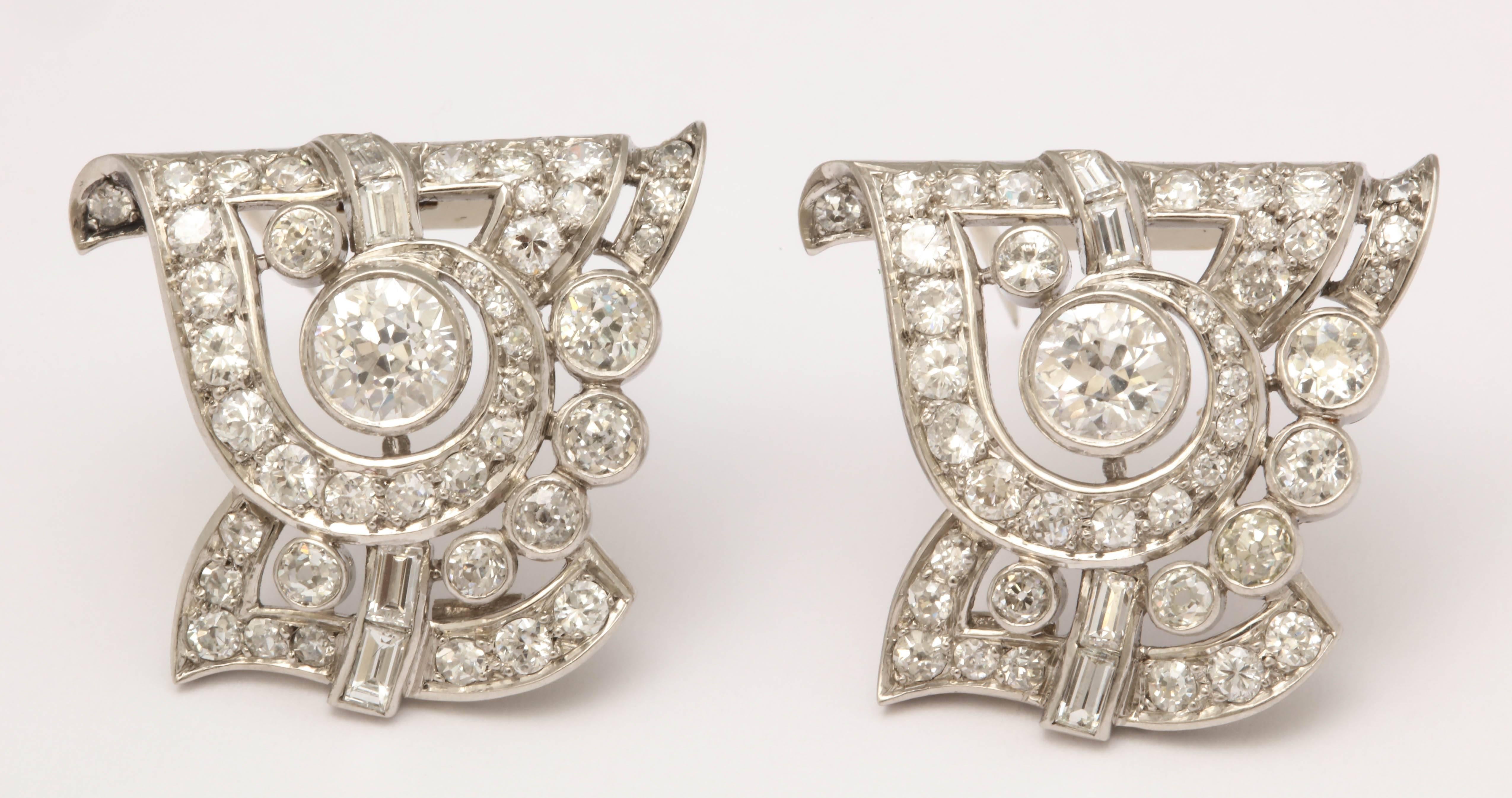 1930s Mixed Cut Round and Baguette Cut Diamond Platinum Clip Brooches 3