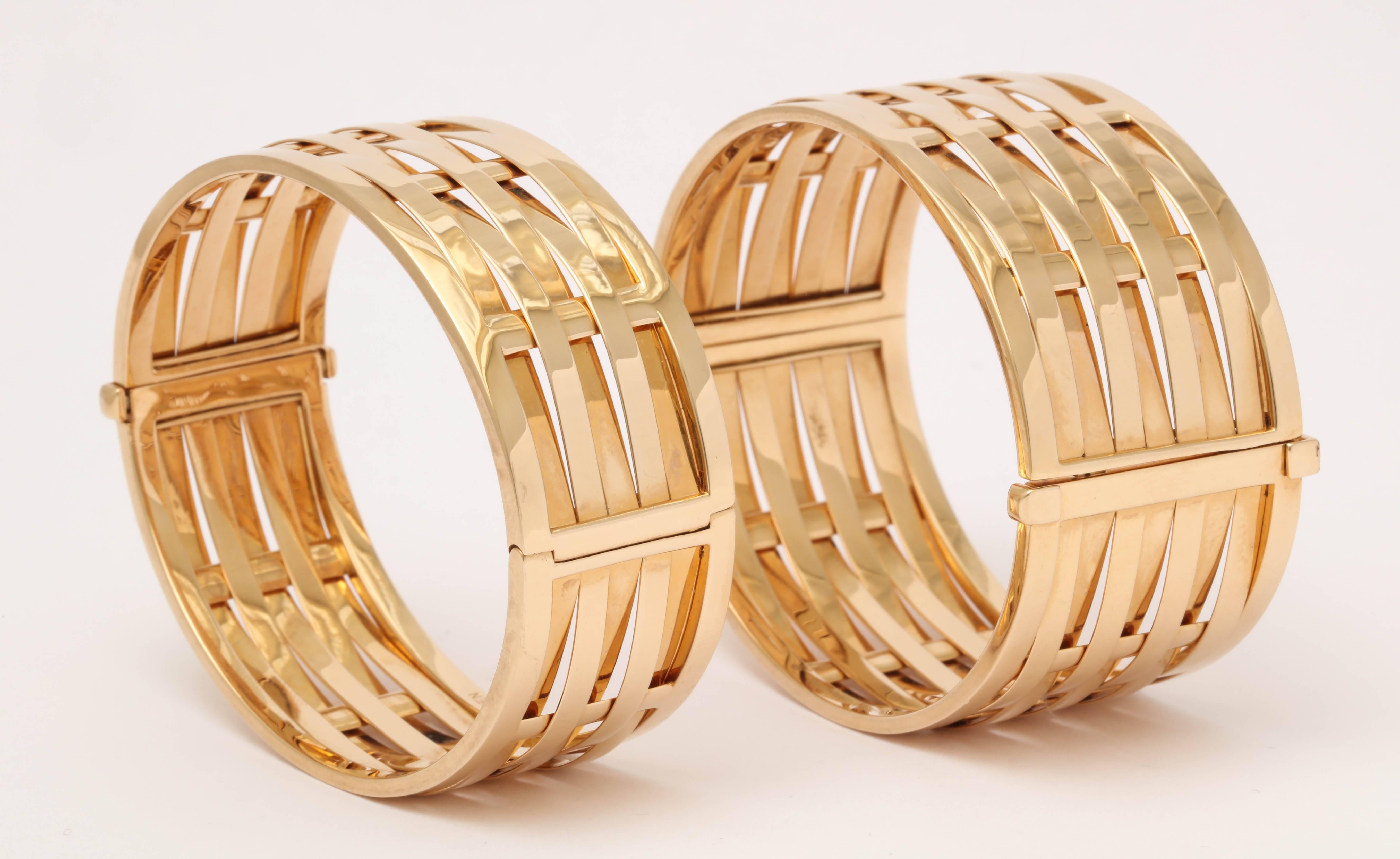 1990's Ralph Lauren Pair Basket Weave Pattern Hinged Gold Bangle Bracelets In Excellent Condition In New York, NY