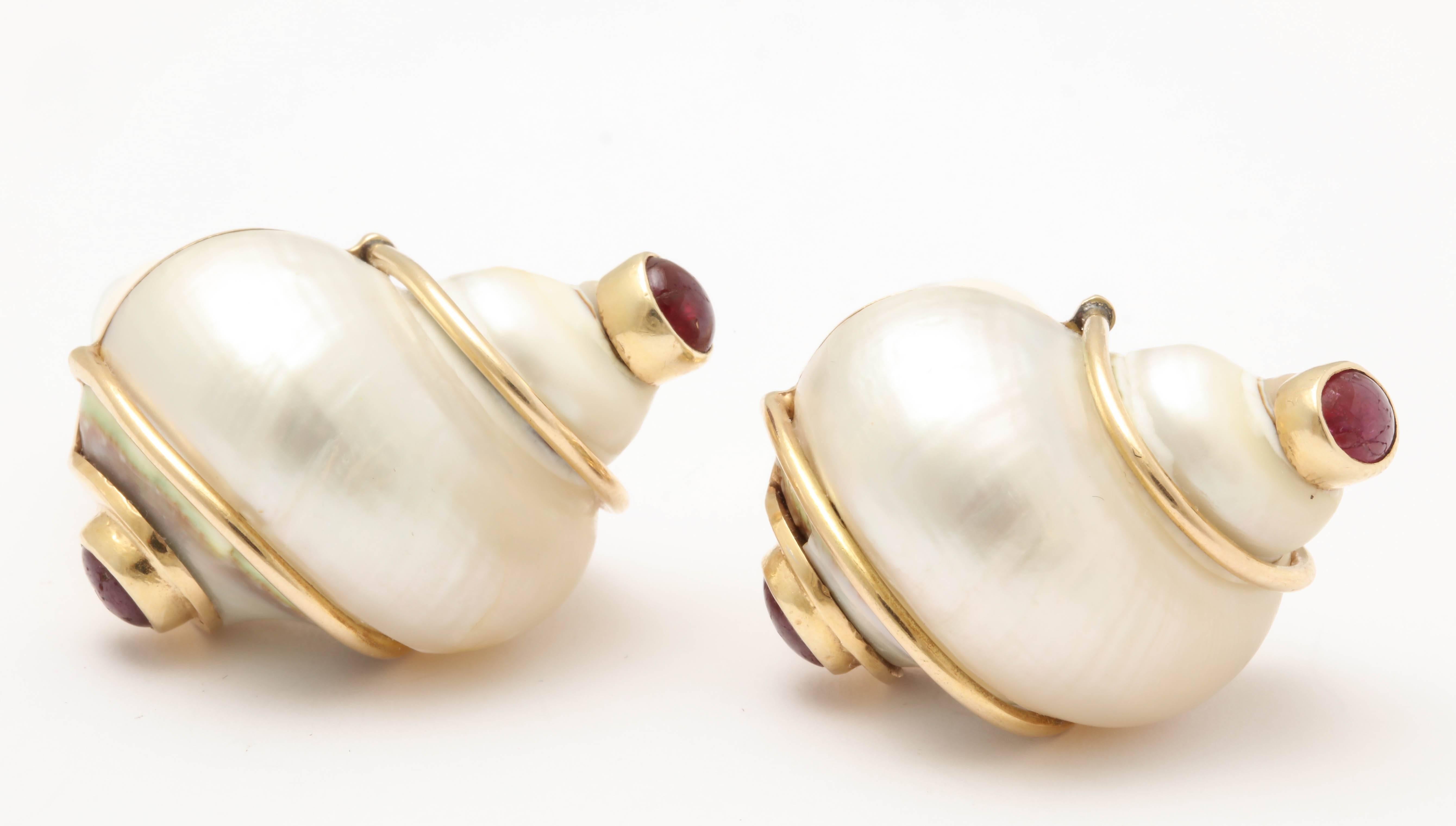 Women's 1940s Seaman Schepps Ruby Shell Design Turbo Gold Earclips