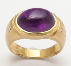 Elegant Amethyst Cabochon Diamond Gold Ring