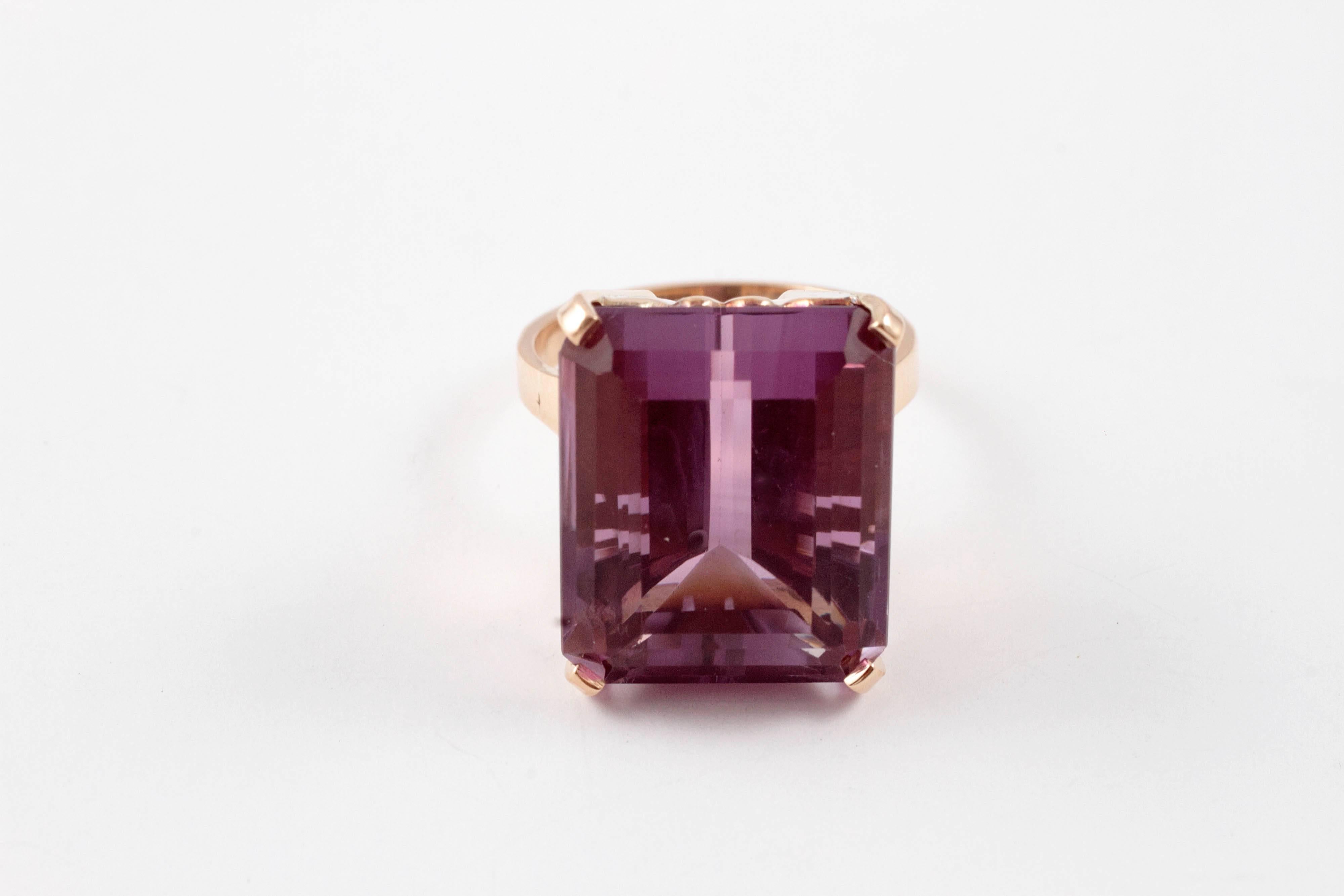 16.00 Carat Amethyst Rose Gold Ring In Excellent Condition In Dallas, TX