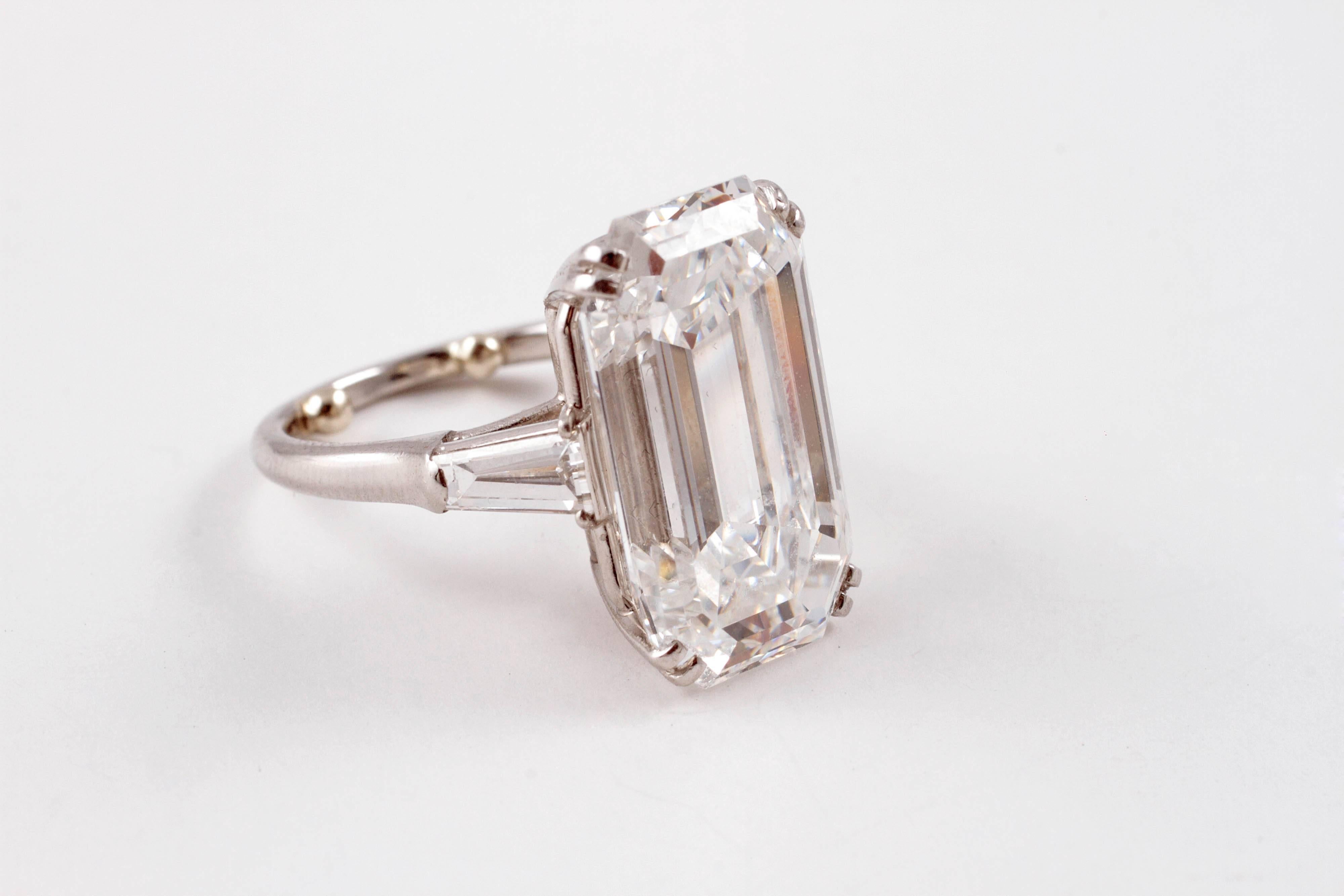 Stunning 12.01 Carat Diamond Platinum Ring by Harry Winston 3