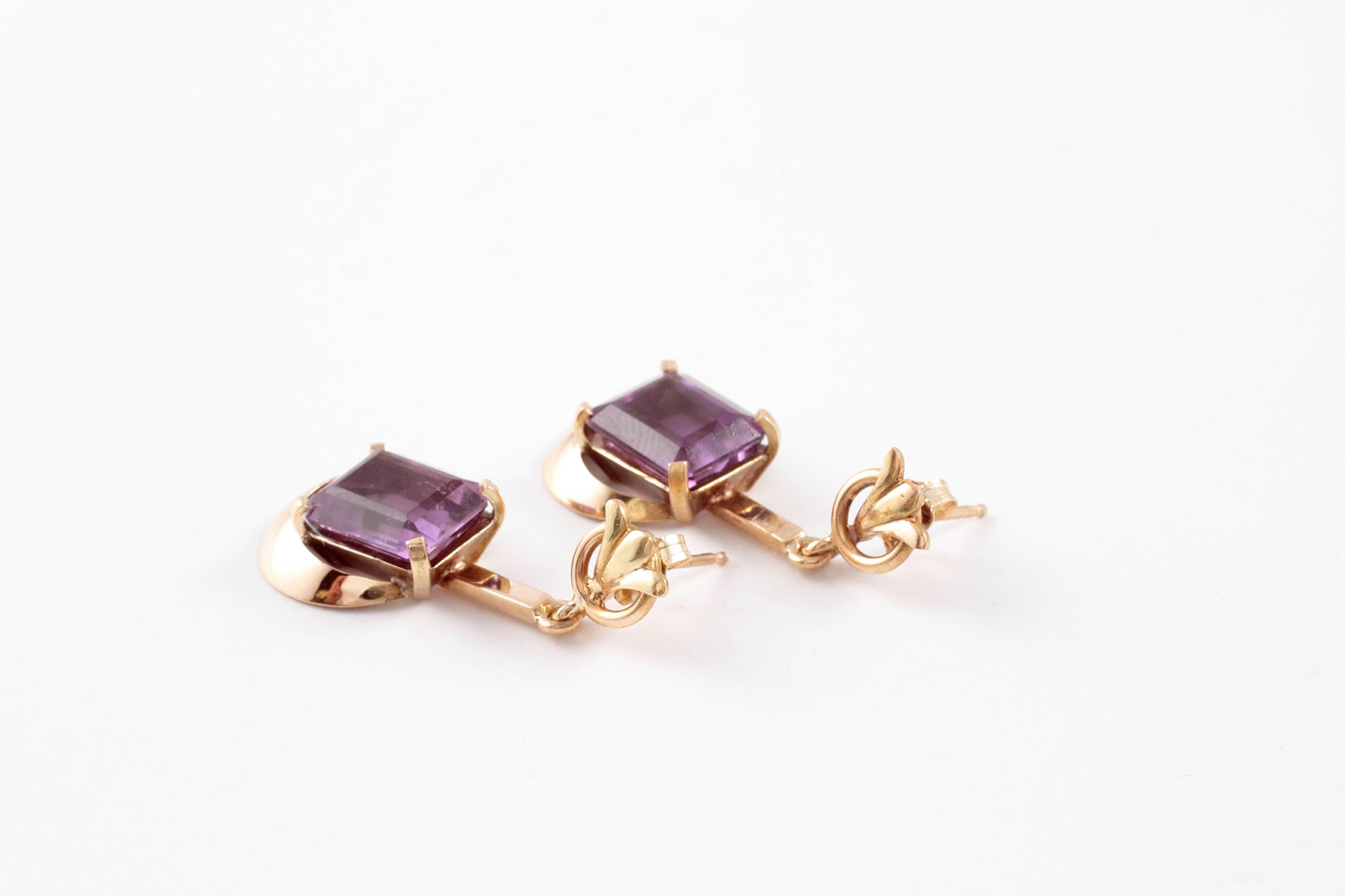 18 Karat Yellow Gold Amethyst Earrings In Excellent Condition In Dallas, TX