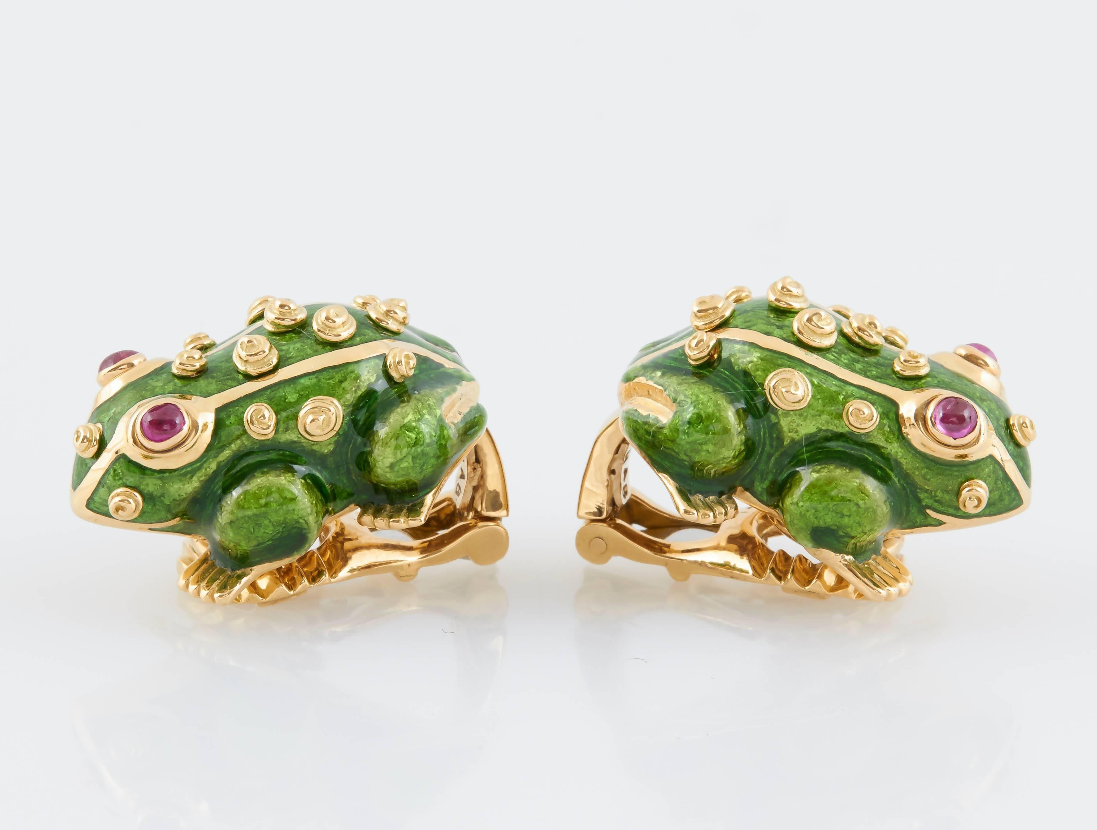 David Webb Enamel Gold  Frog Earrings 1