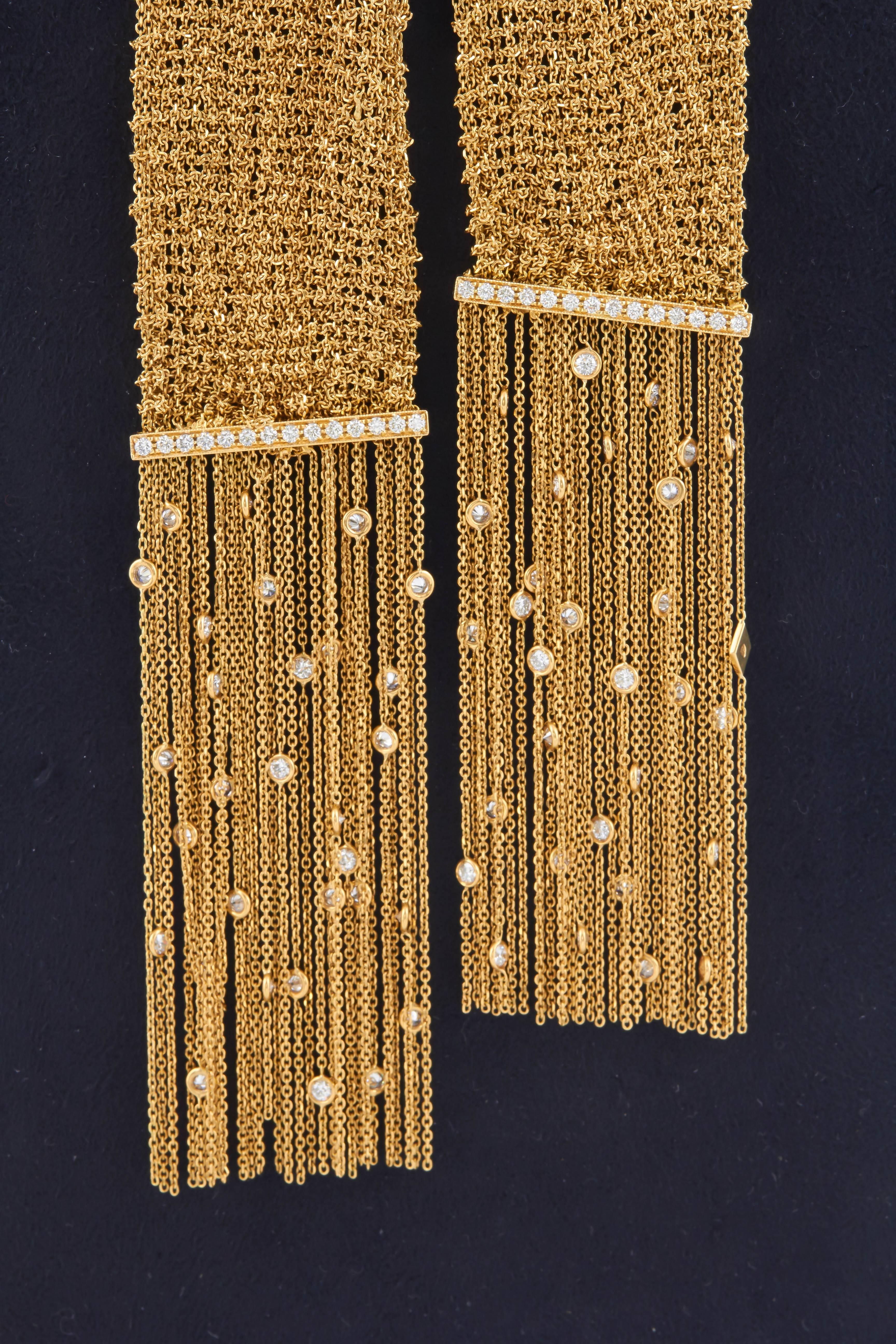 Boucheron Parure collier, bracelet et boucles d'oreilles écharpe Delilah en maille d'or en vente 2