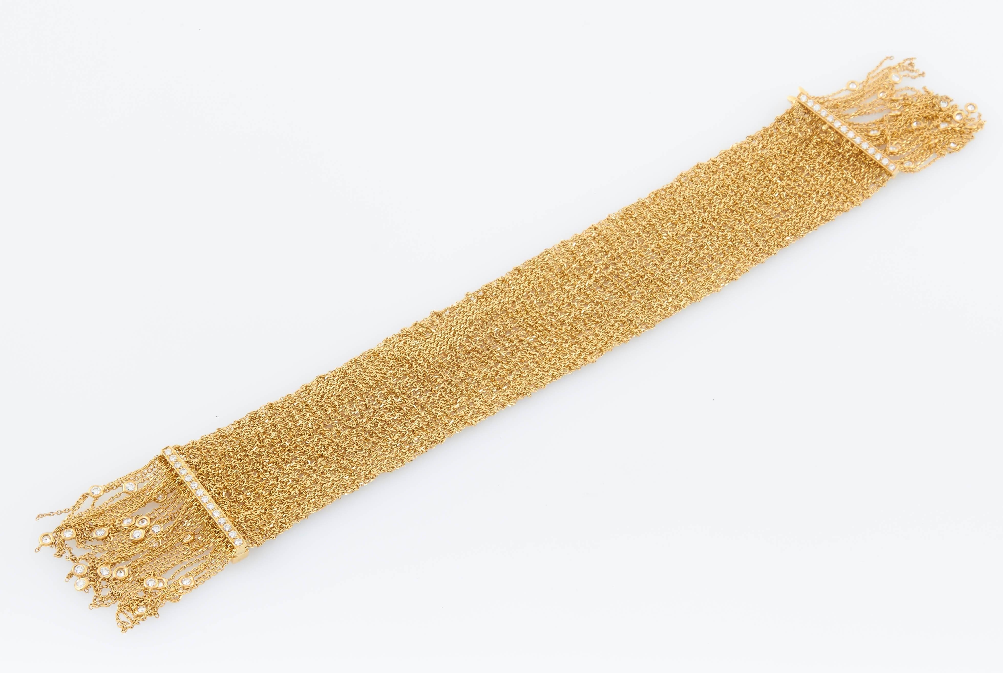 Boucheron Parure collier, bracelet et boucles d'oreilles écharpe Delilah en maille d'or en vente 5