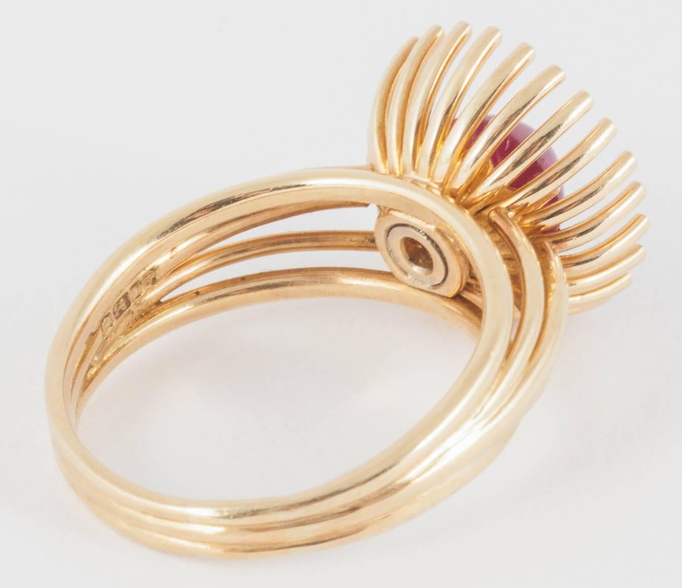 Hans Mautner London1954 Cabochon Ruby Gold Ring For Sale 4