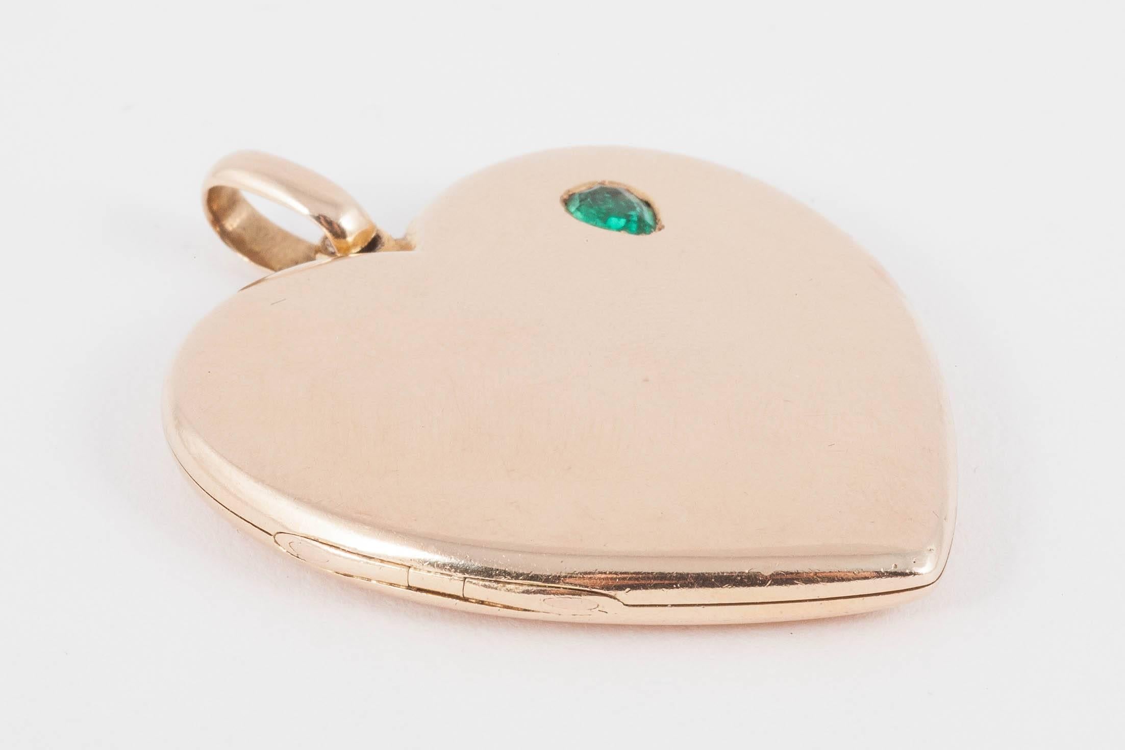 Women's Victorian Heart Double Locket in 15 Carat Gold For Sale