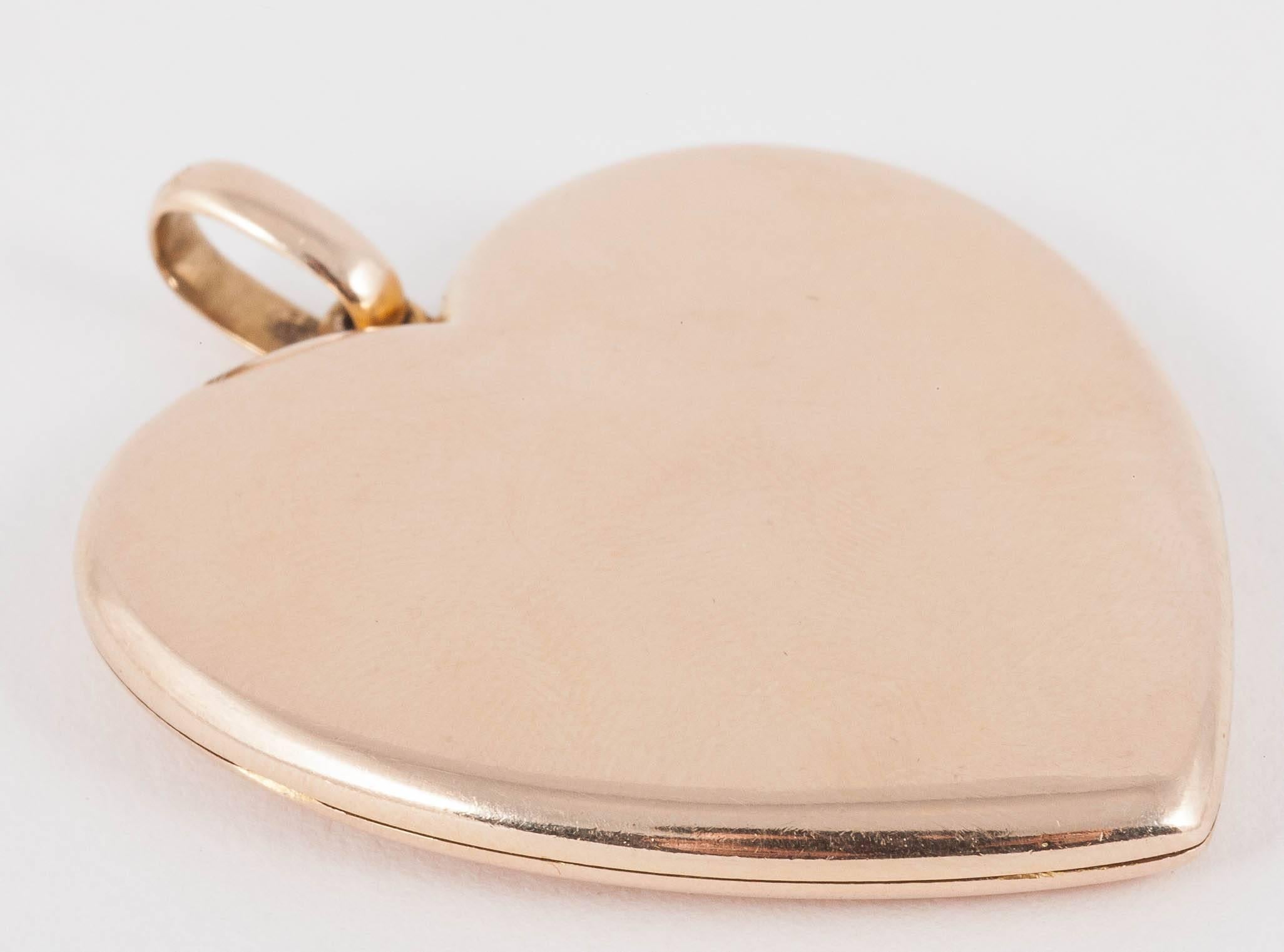 Victorian Heart Double Locket in 15 Carat Gold For Sale 2