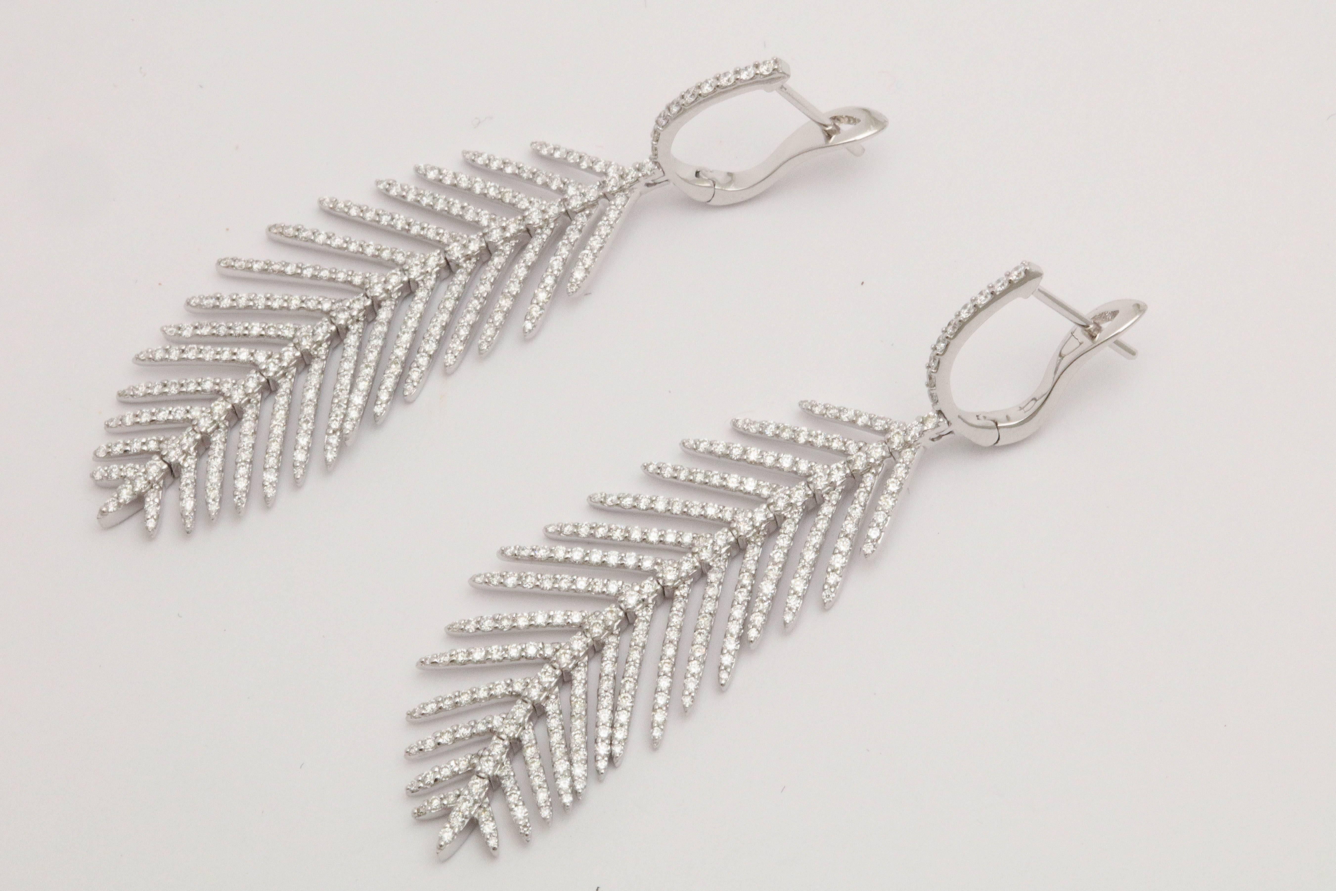 Women's Supple Diamond Feather Earrings