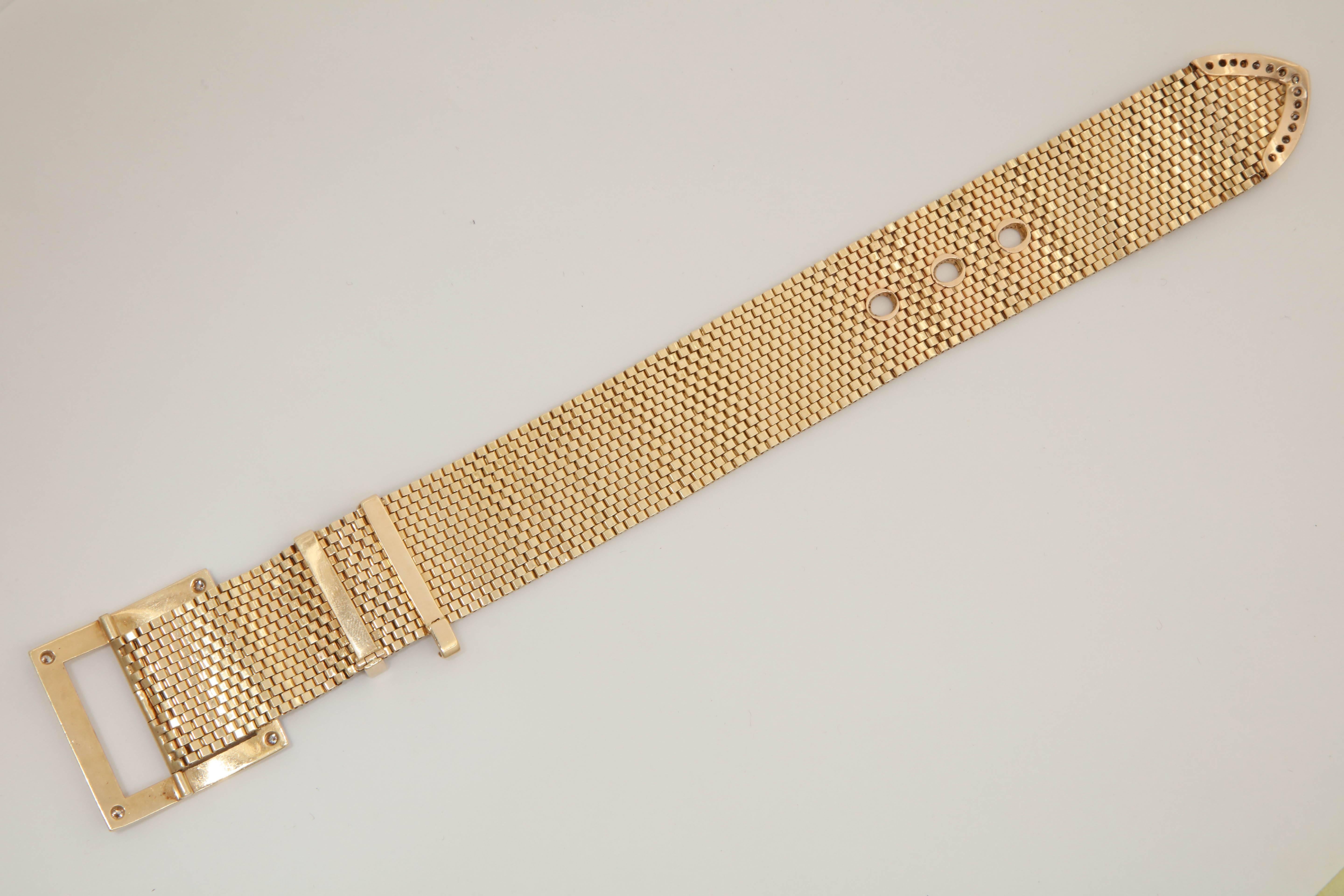 1940s Belt Buckle Design Brick Mesh, Diamond and Gold Flexible Bracelet In Excellent Condition In New York, NY