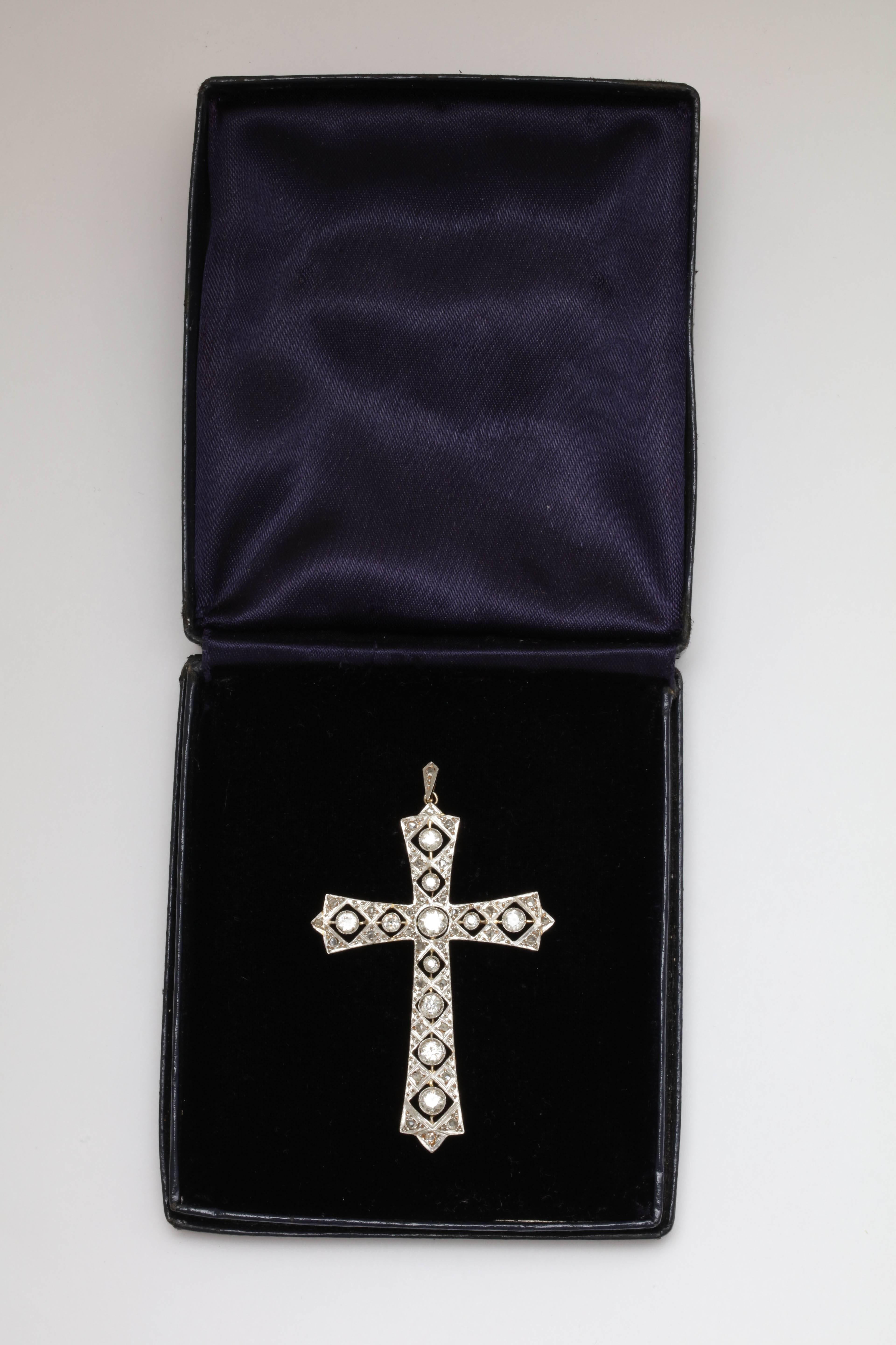 Edwardian Antique Cut Diamond Cross Platinum Pendant with Diamond Bail In Excellent Condition In New York, NY