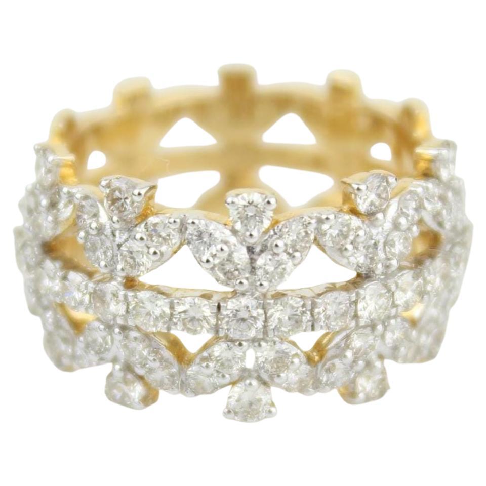 Crown Natural Diamond Ring in 14K Solid Gold (Certified) For Sale