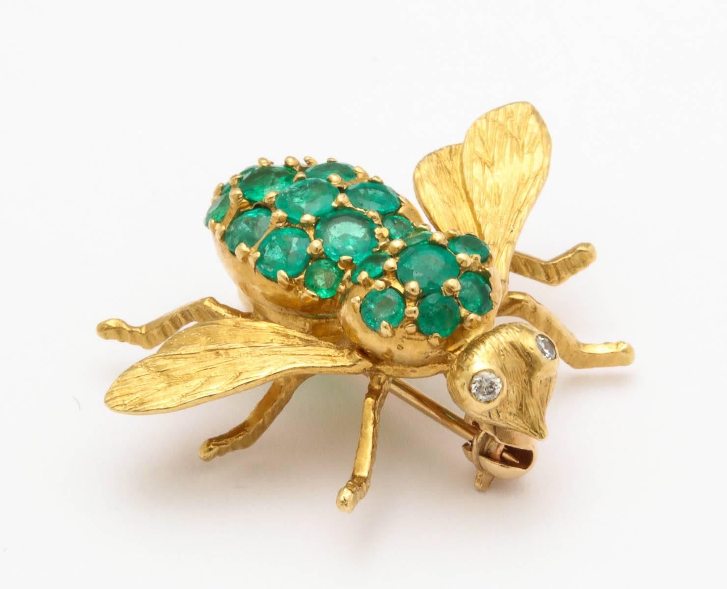 Rosenthal Emerald Yellow Gold Baby Bee Brooch In Excellent Condition In New York, NY