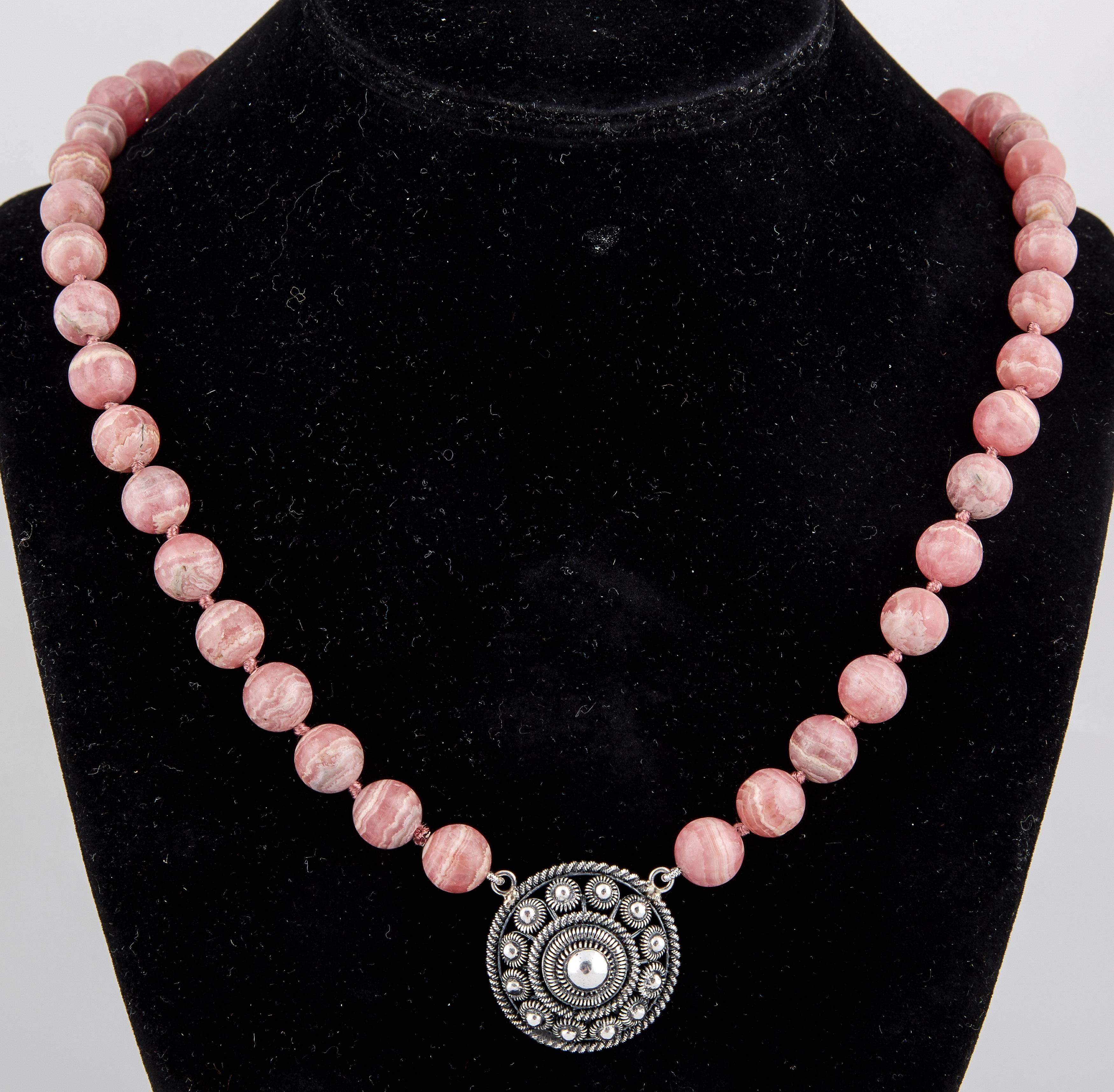 Rhodochrosite Beaded Necklace with Silver Rondelle Pendant, 20th century For Sale 2