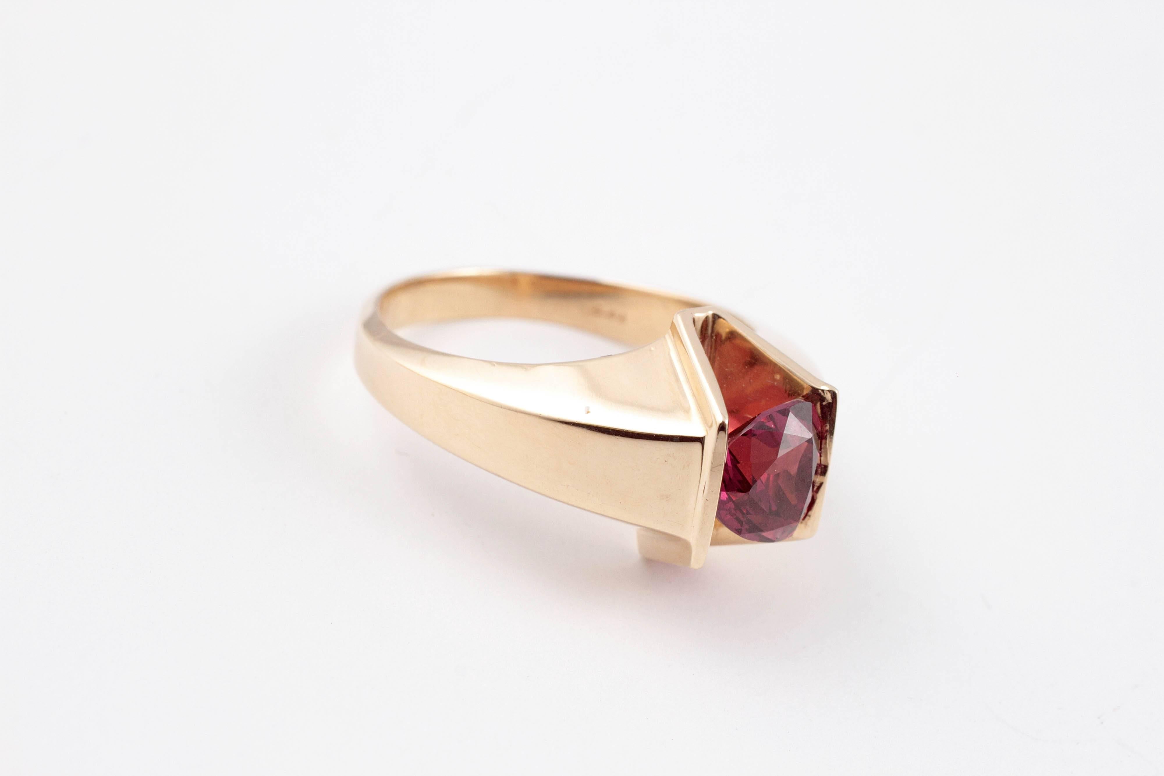 Trillion Cut Stunning 4.85 Carat Rhodolite Garnet Ring in 14 Karat Gold For Sale