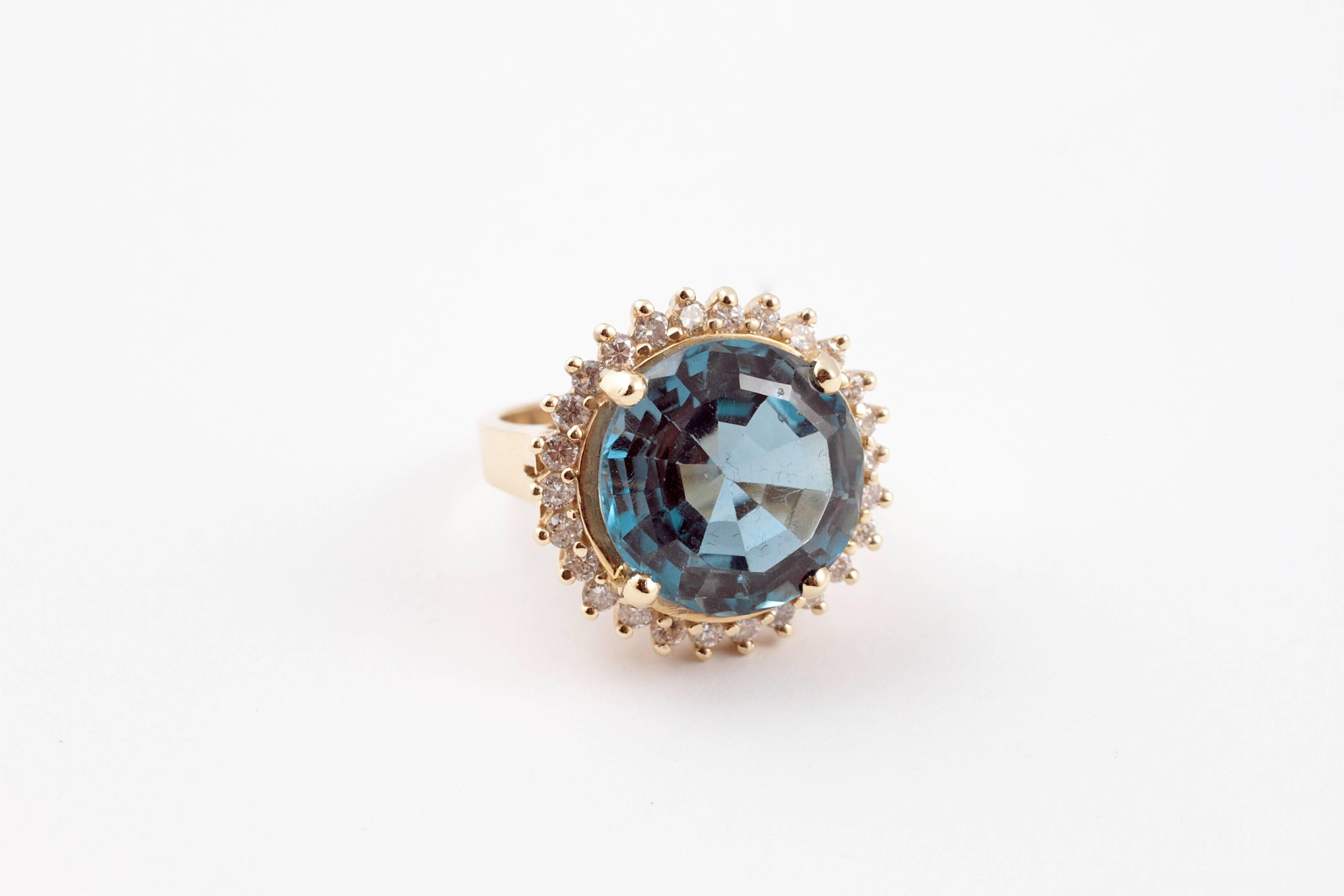 Large 12.00 Carat Blue Topaz Diamond Yellow Gold Ring In Excellent Condition In Dallas, TX