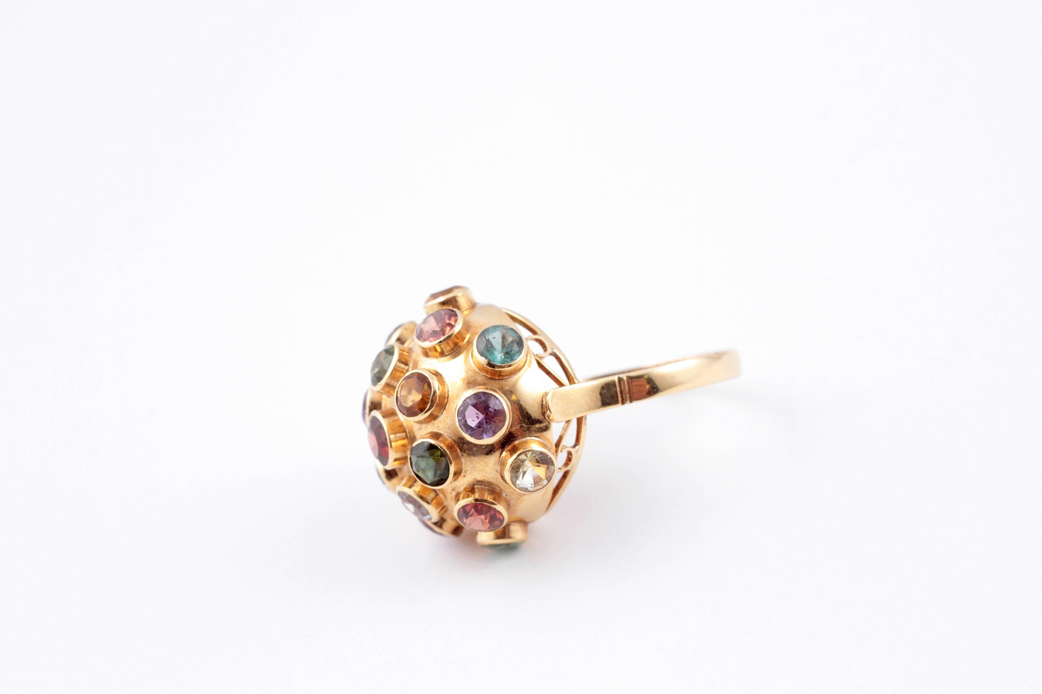 Such a fun and comfortable ring!  In 18 karat yellow gold, size 8 3/4.