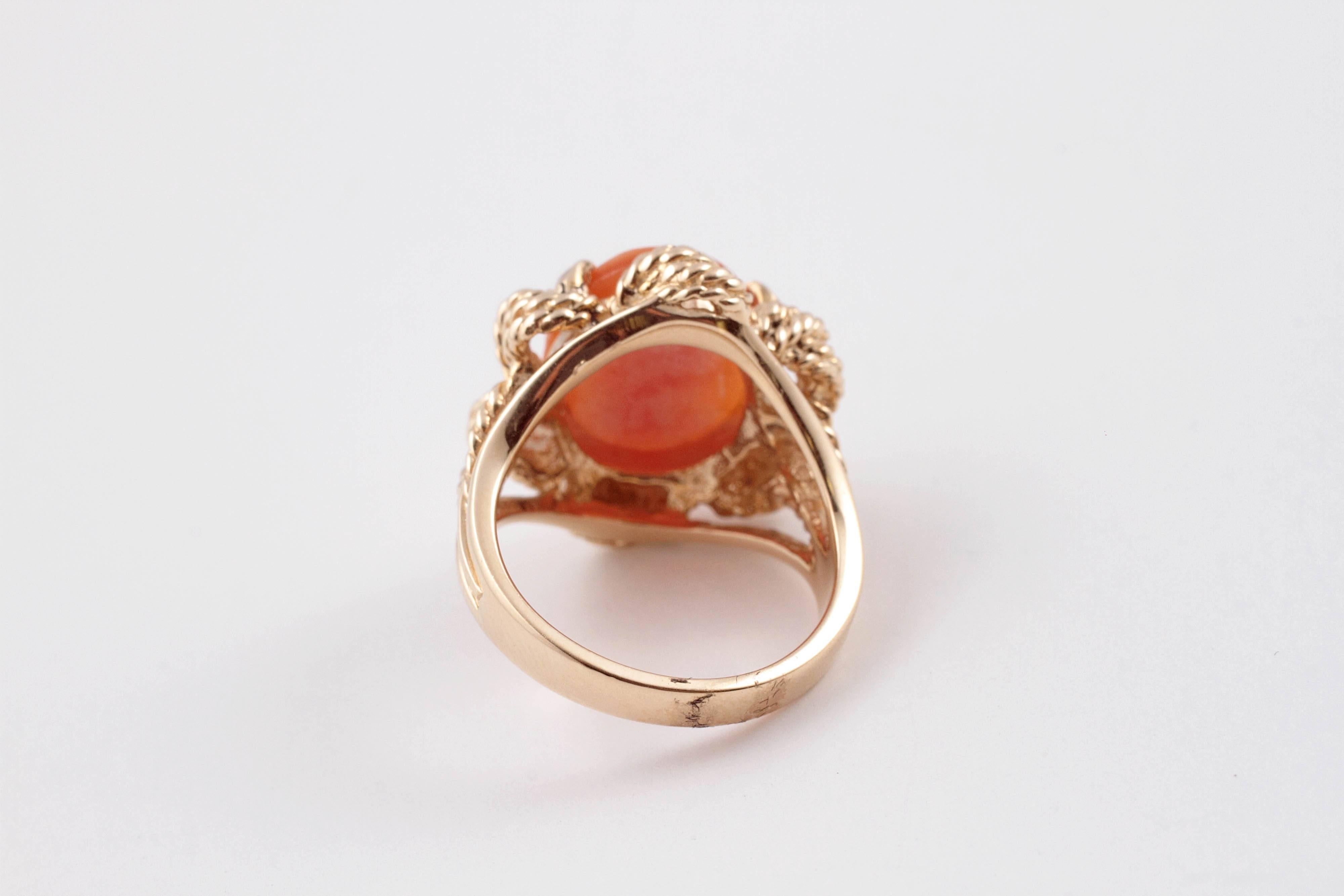 Cameo Ring in 14 Karat Gold In Good Condition In Dallas, TX