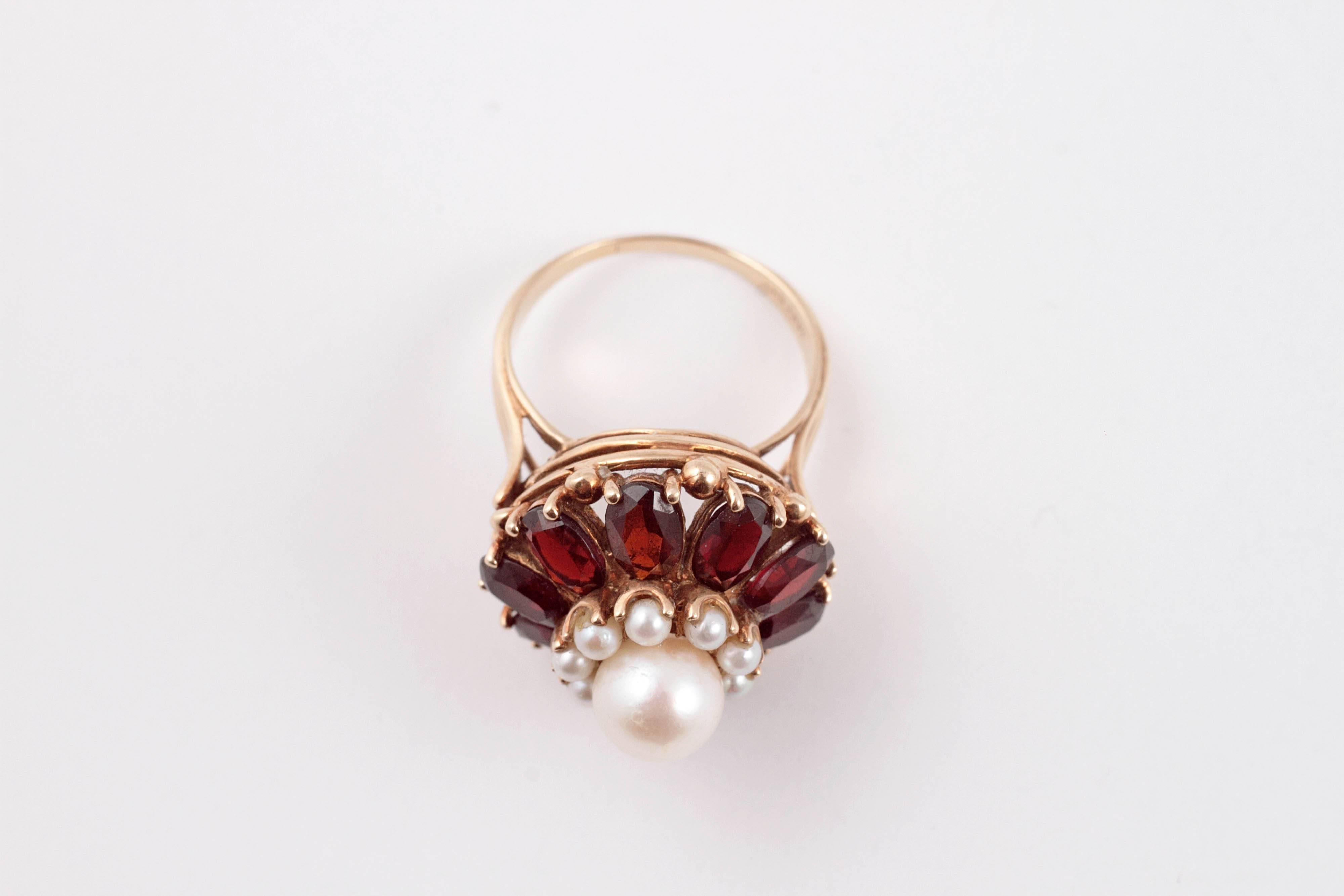 Cultured Pearl Garnet Gold Ring 3