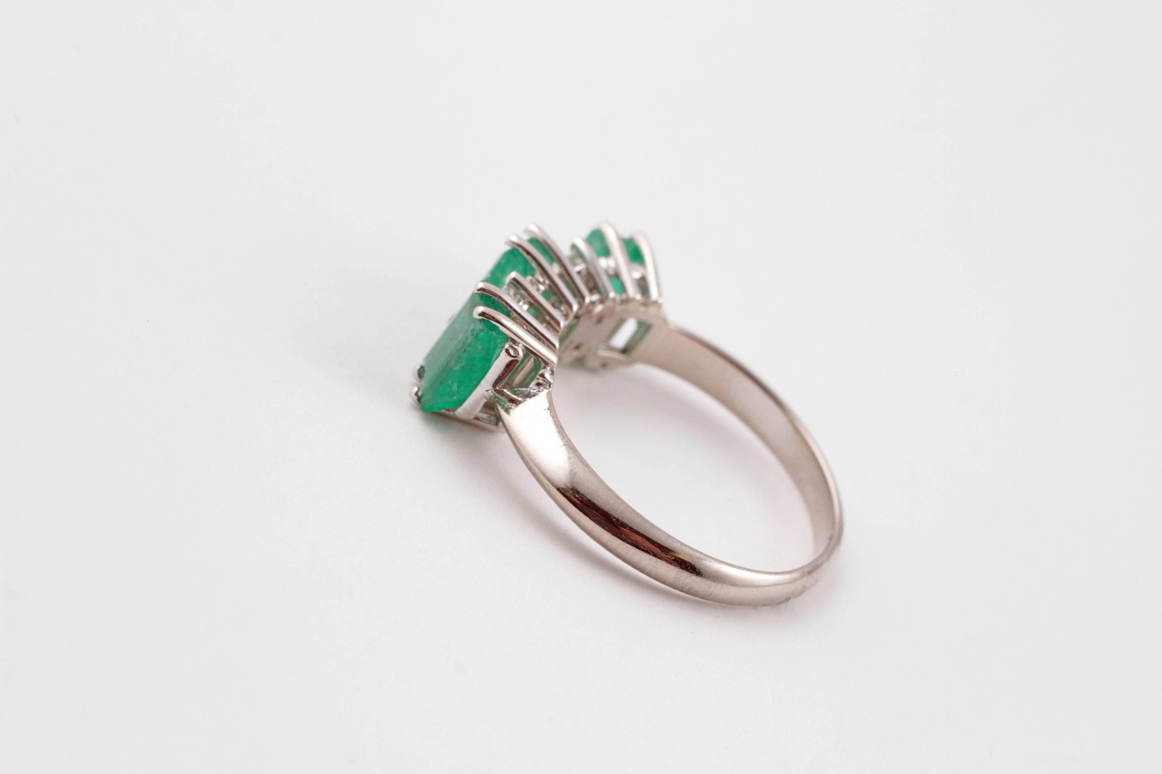 Women's Emerald Diamond White Gold Ring