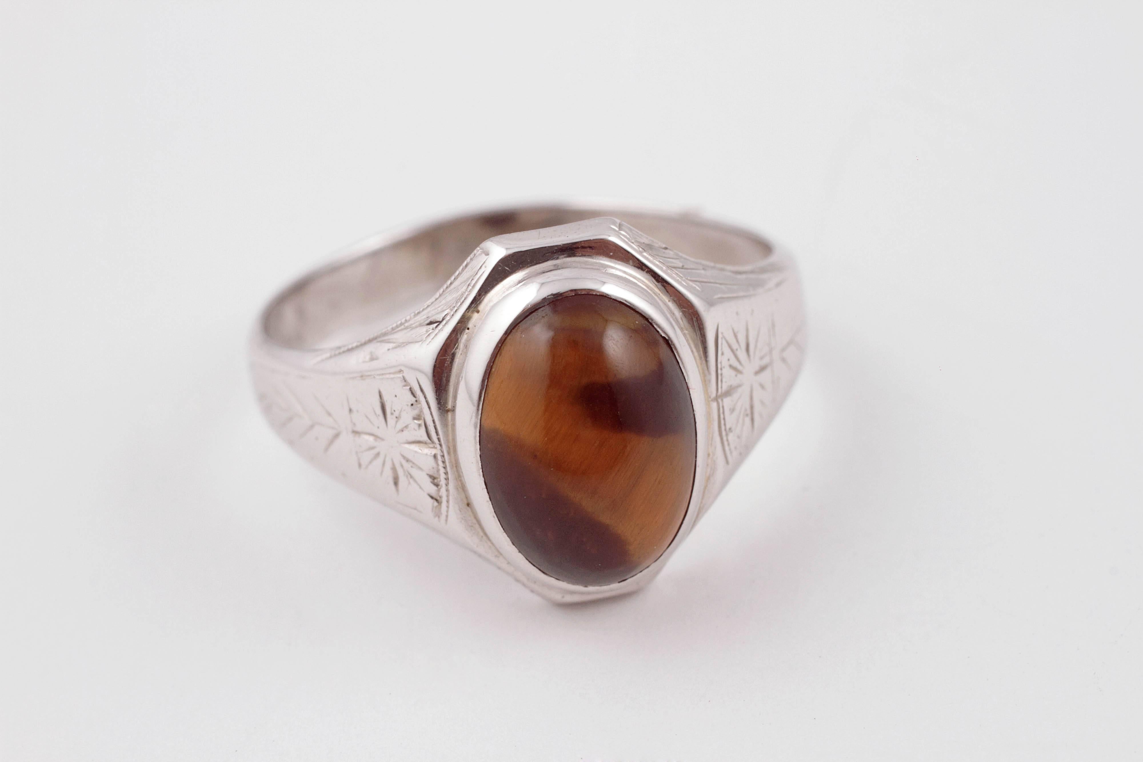 Tiger's Eye White Gold Ring In Excellent Condition In Dallas, TX