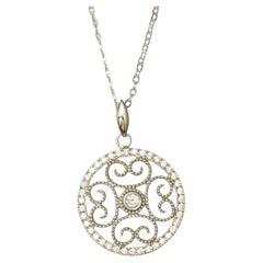 Collier à pendentifs en or massif 14k (certifié) avec diamants en filigrane floral Collier à pendentifs en or massif 14k (certifié) avec diamants en filigrane floral