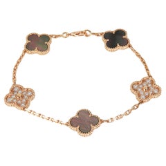 Van Cleef & Arpels Bracciale Alhambra in oro rosa con madreperla e diamanti
