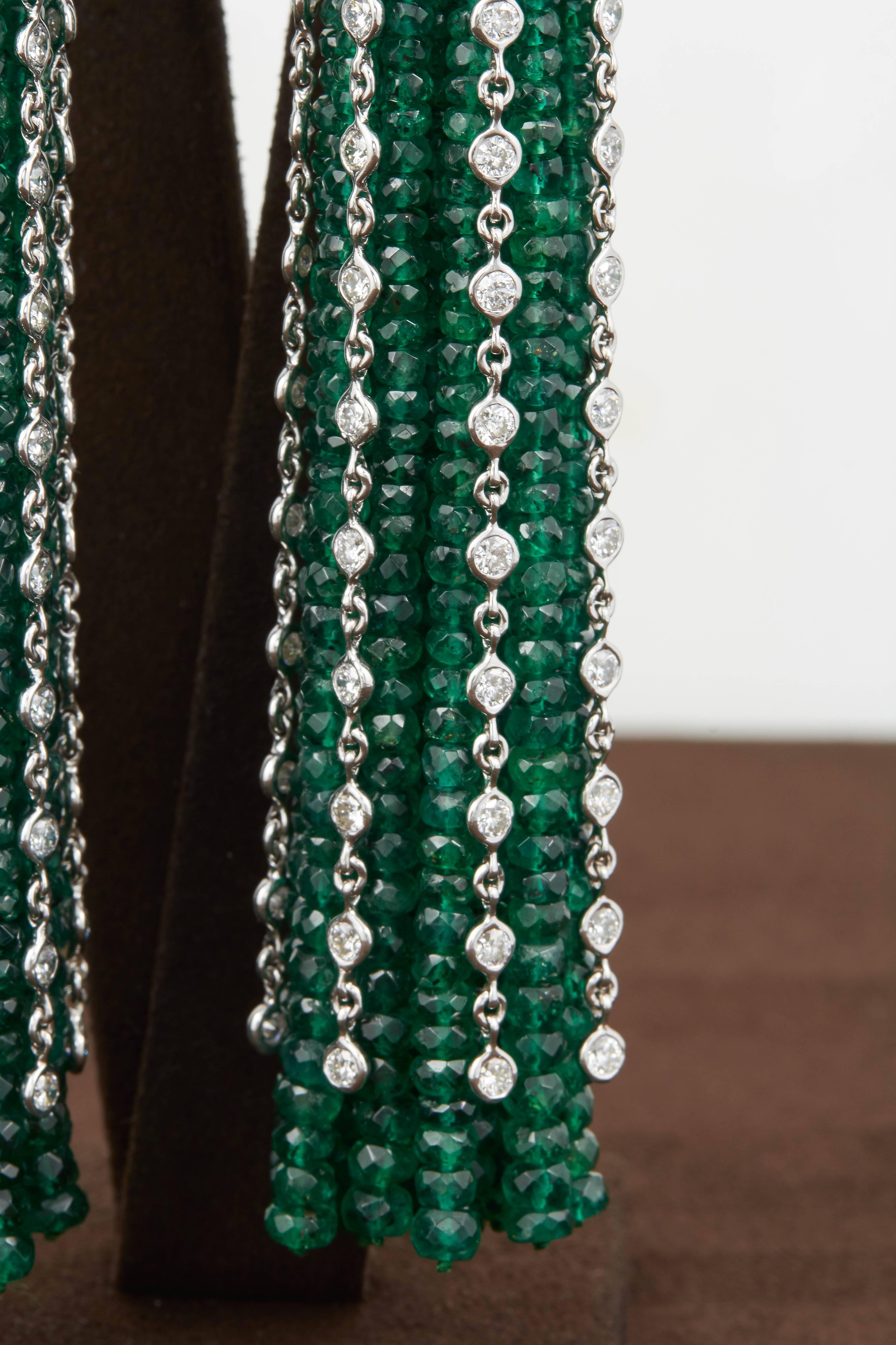 Important Green Emerald and Diamond Tassel Earrings In New Condition In New York, NY