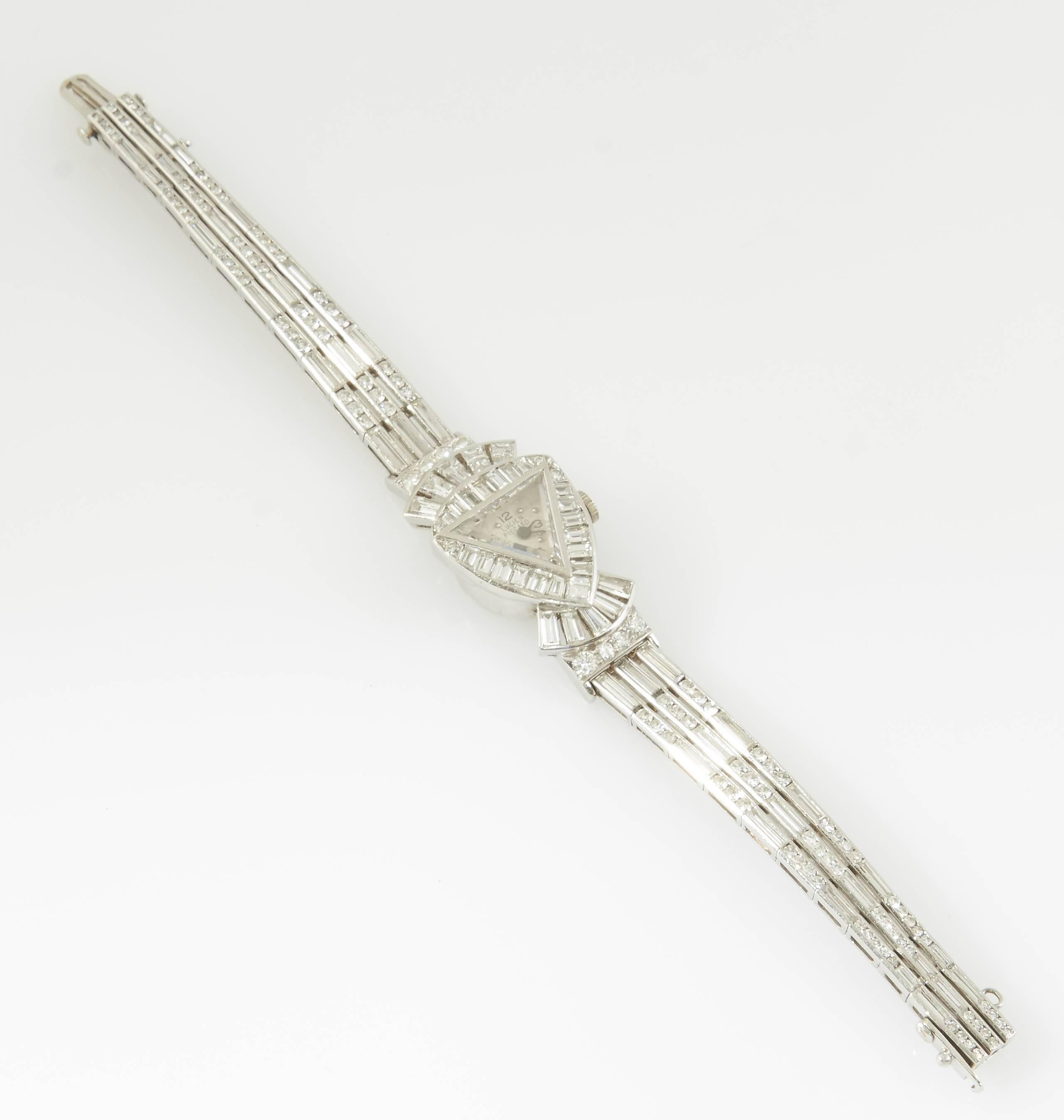 Lucien Piccard Montre-bracelet Art déco en platine et diamants pour femmes Bon état - En vente à New York, NY
