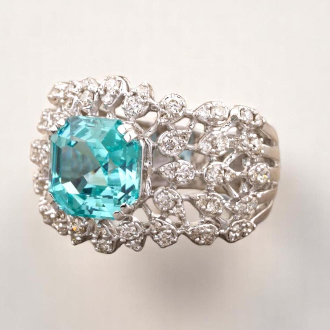 Taille ronde Bague en or massif 14k avec aigue-marine et diamant (certifié) en vente