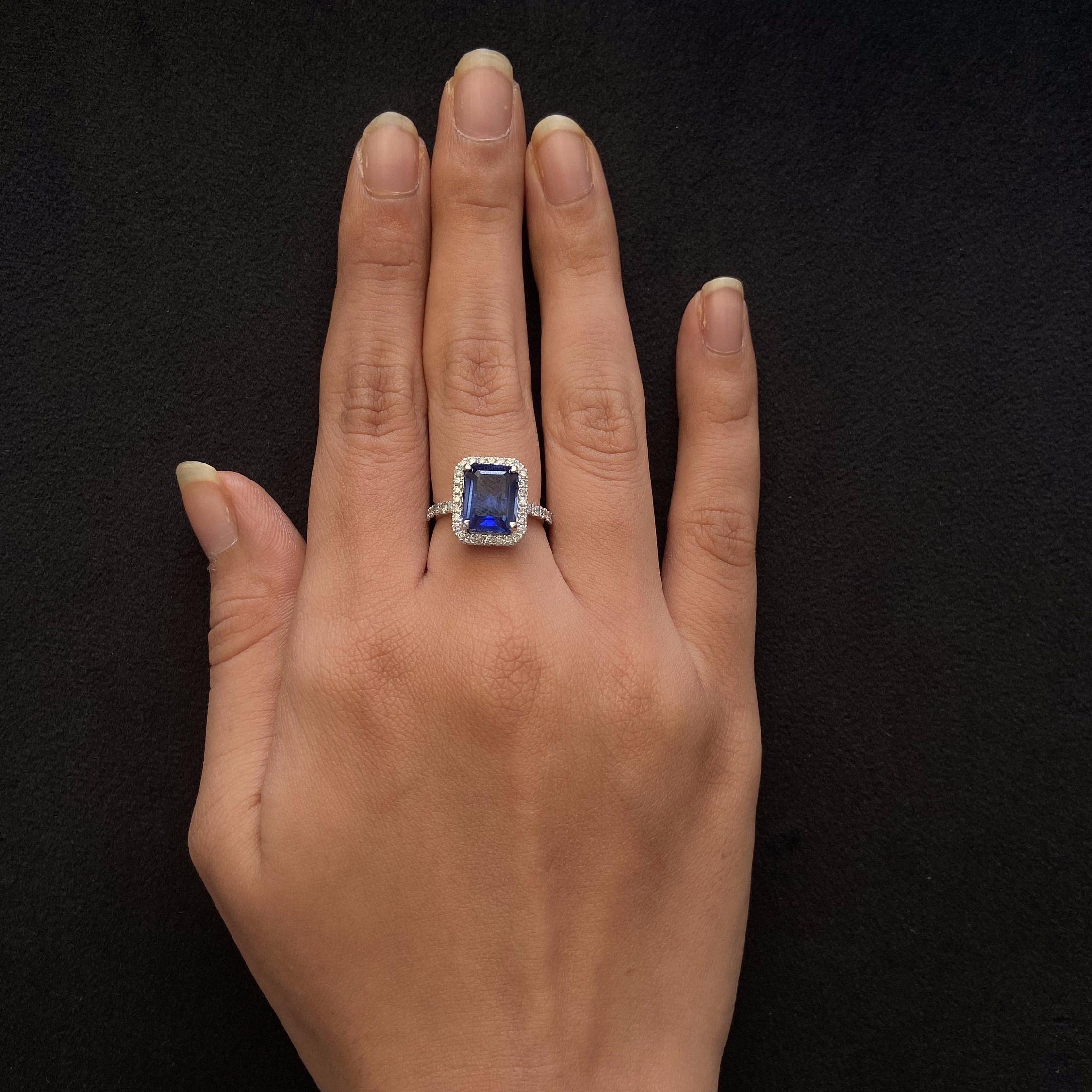 Art déco Bague en or massif 14k avec saphir bleu et diamant en halo (certifié) en vente