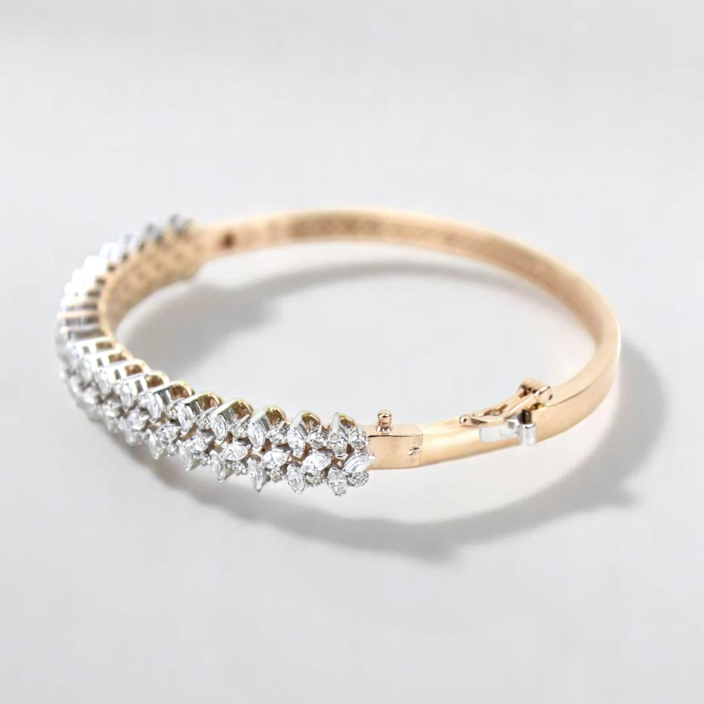 Pulsera con Declaración de Diamantes Florales en Oro Macizo de 14 K (Certificado) Corte redondo en venta
