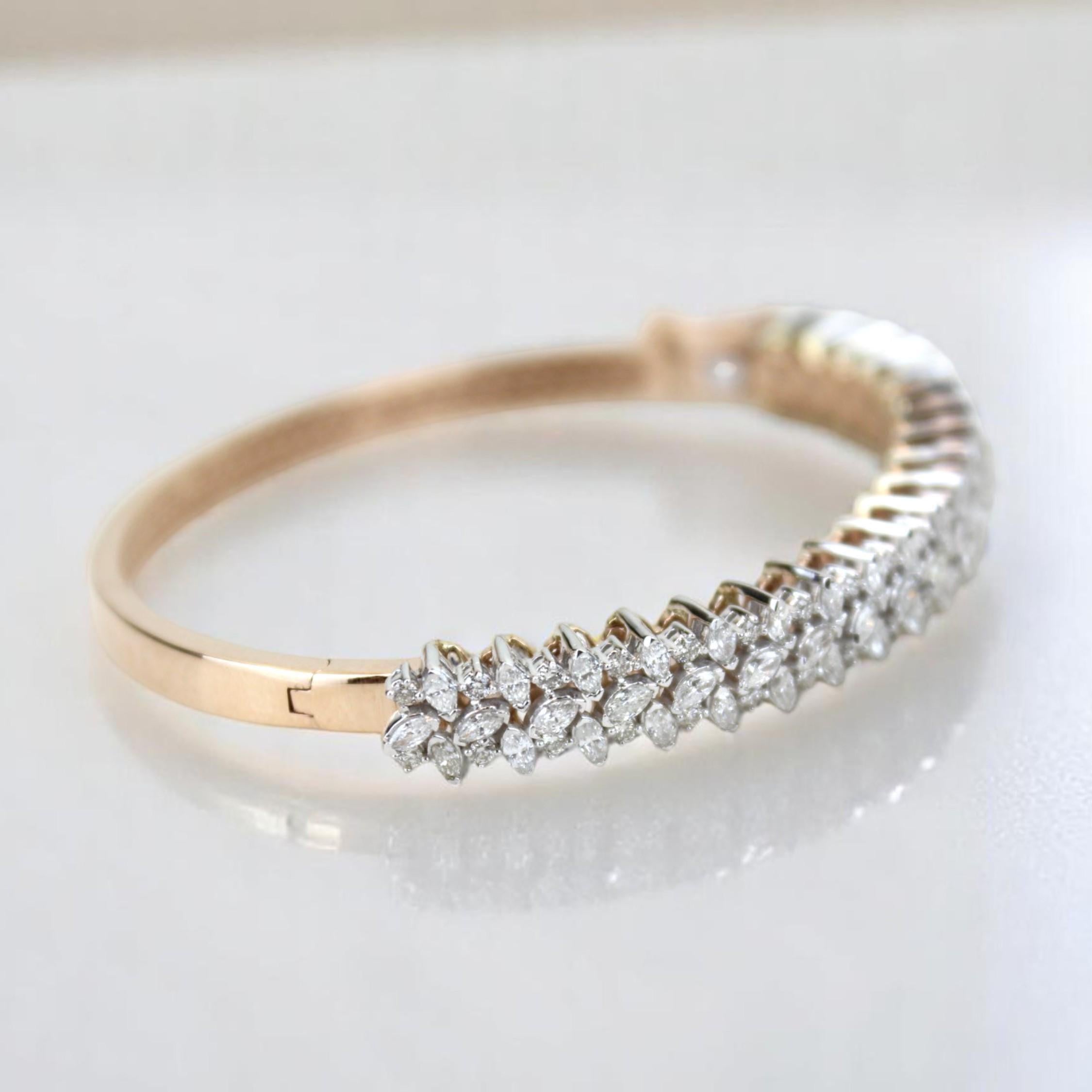 Pulsera con Declaración de Diamantes Florales en Oro Macizo de 14 K (Certificado) en Nuevo estado para la venta en New Delhi, DL