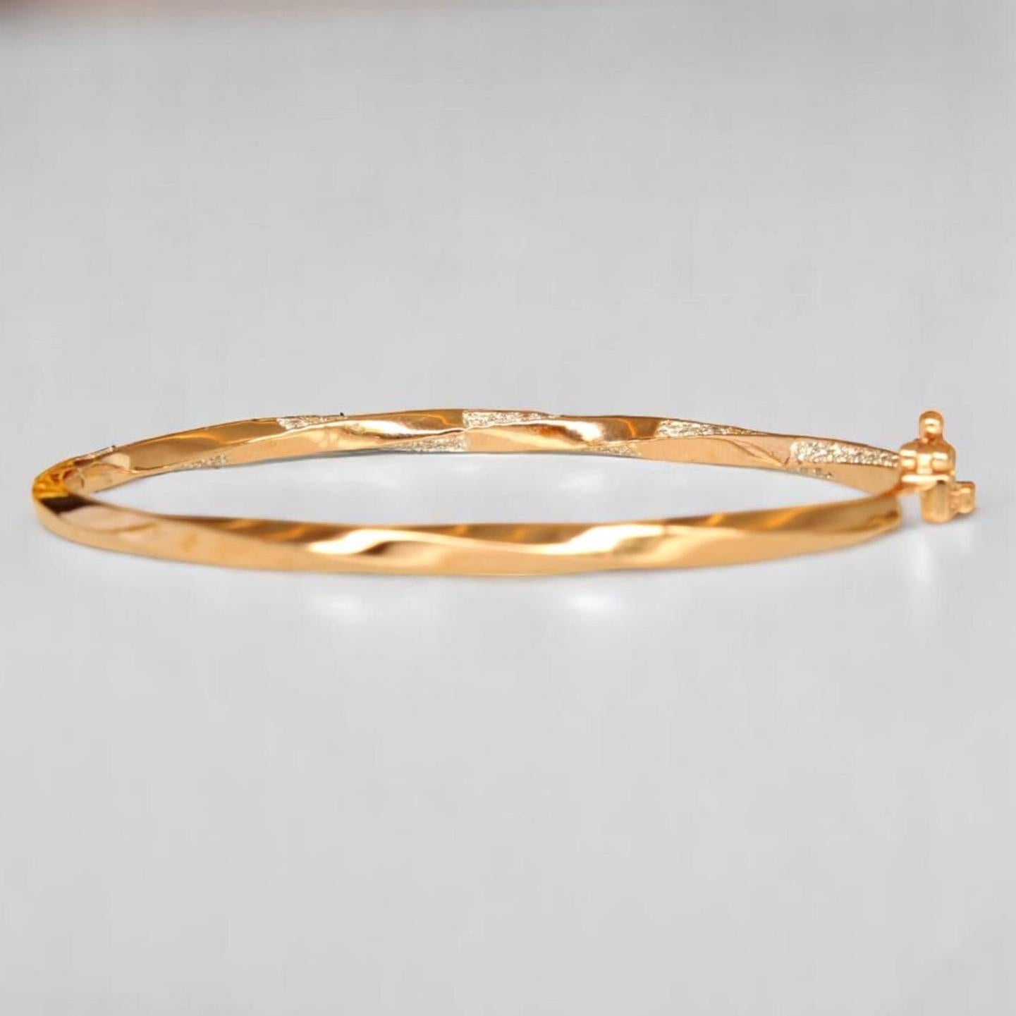Diamant-Manschettenarmband aus massivem 14-karätigem Gold (zertifiziert) im Angebot 2