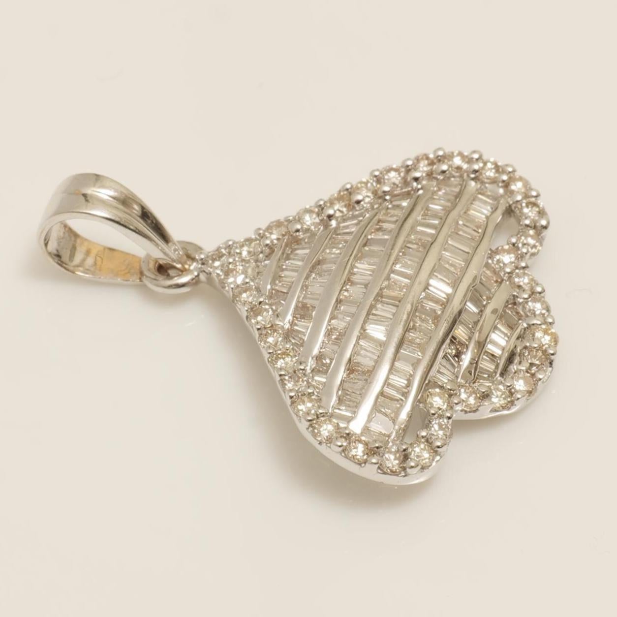 Blumenblatt-Diamant-Anhänger-Halskette aus massivem 14-karätigem Gold (zertifiziert) Damen im Angebot
