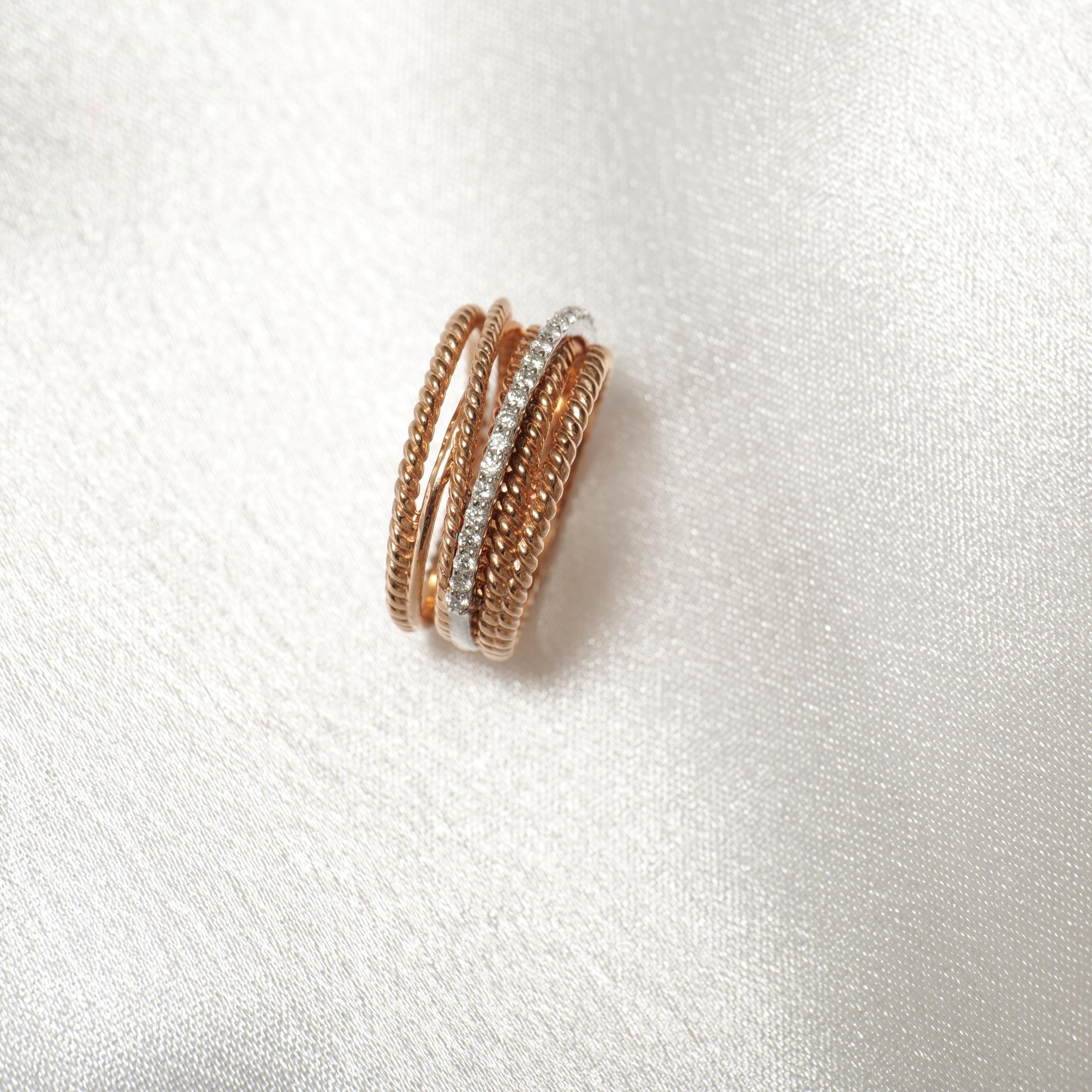Anello Twist Diamond Broad Band in oro massiccio 14K (certificato) In condizioni Nuovo in vendita a New Delhi, DL